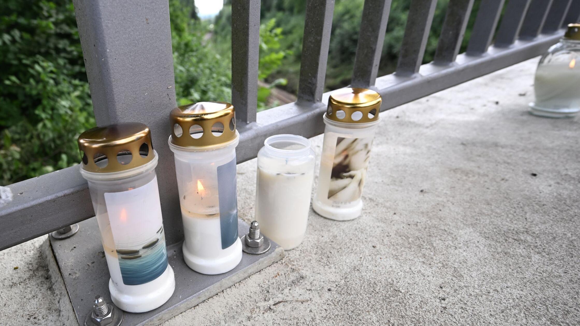 „Warum mussten Menschen sterben?“ - Gedenken nach Zugunglück