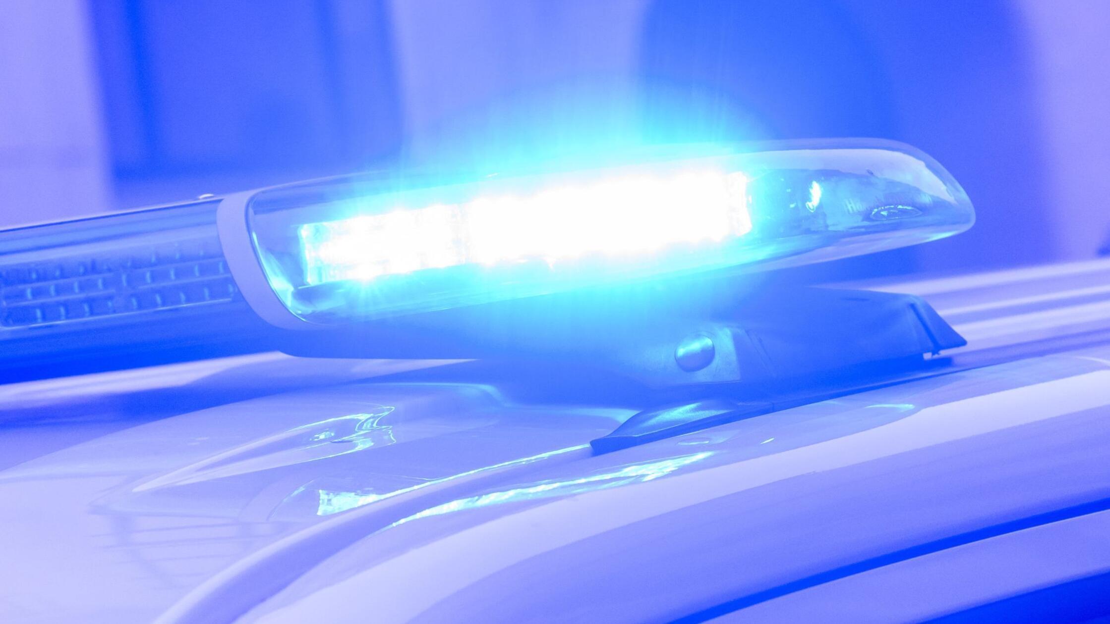 Mann stürzt auf Gleis und wird von U-Bahn tödlich erfasst