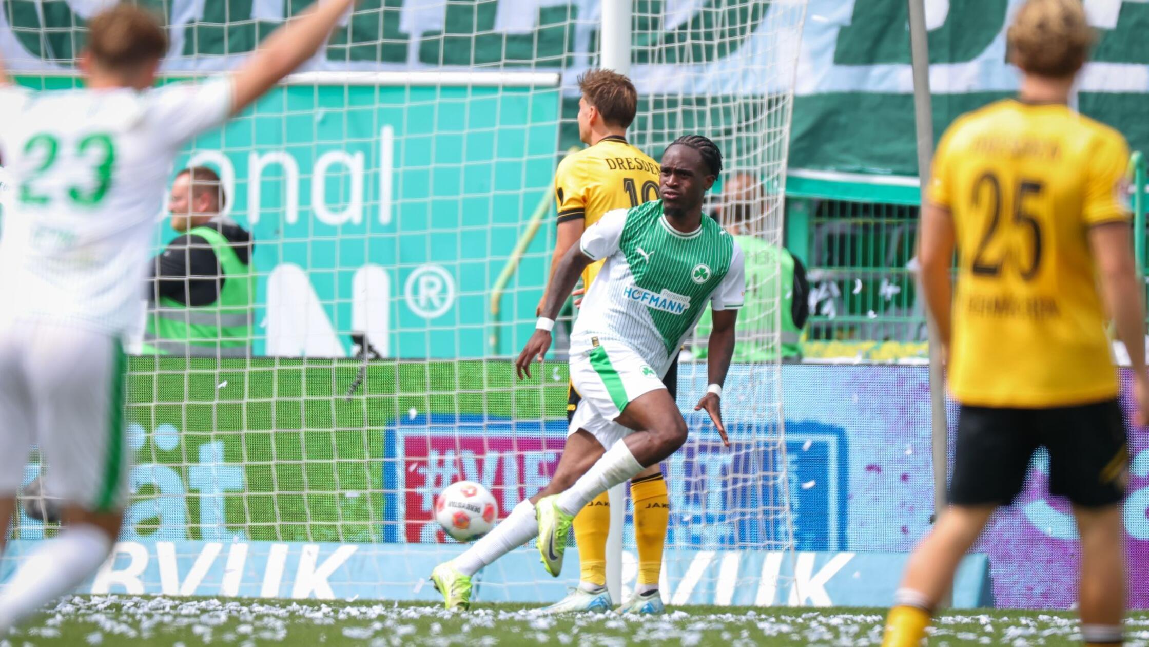 Fürth und Doppelpacker Futkeu schlagen Dresden: „Sind heiß“