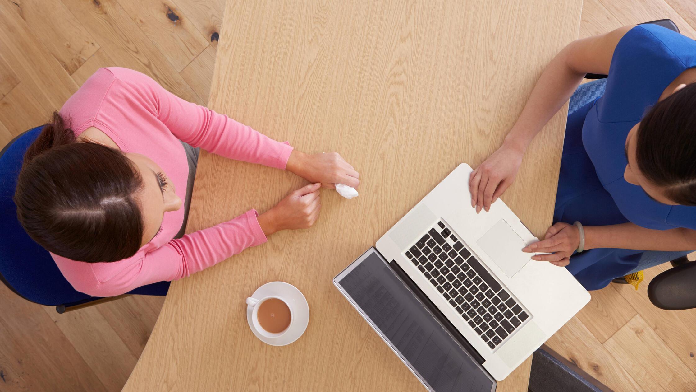 beratung,kundin,kundengespräch,kundenberaterin,ber