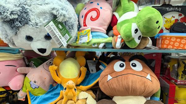 Nintendo Switch 2 Plüschis Regal