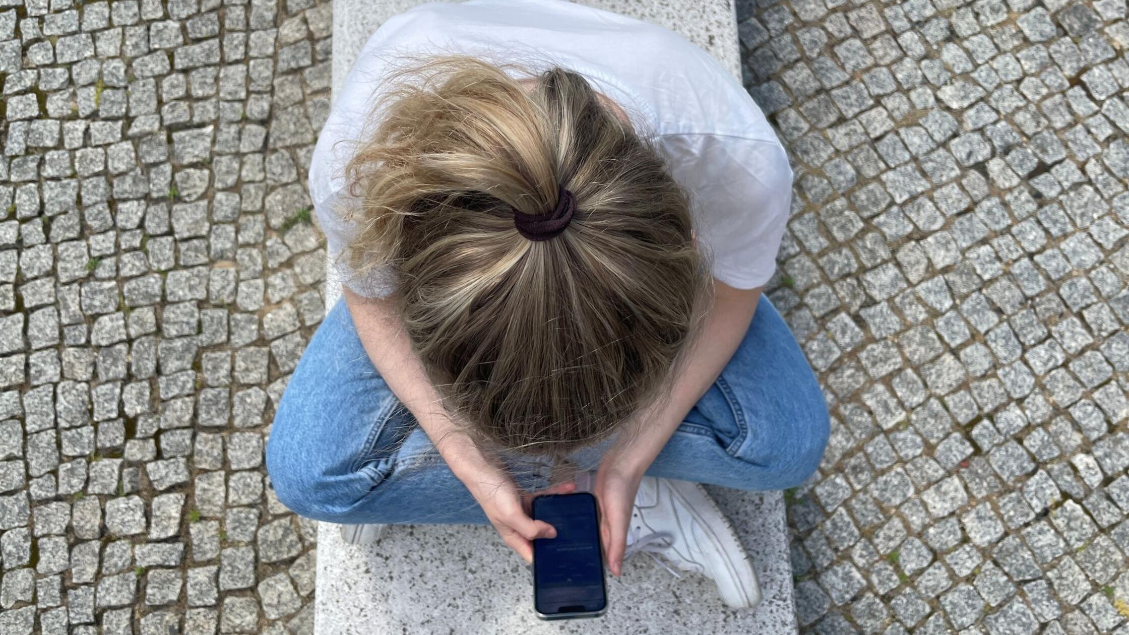 Deutsche versinken im Internet – Offline-Spaß kommt zu kurz