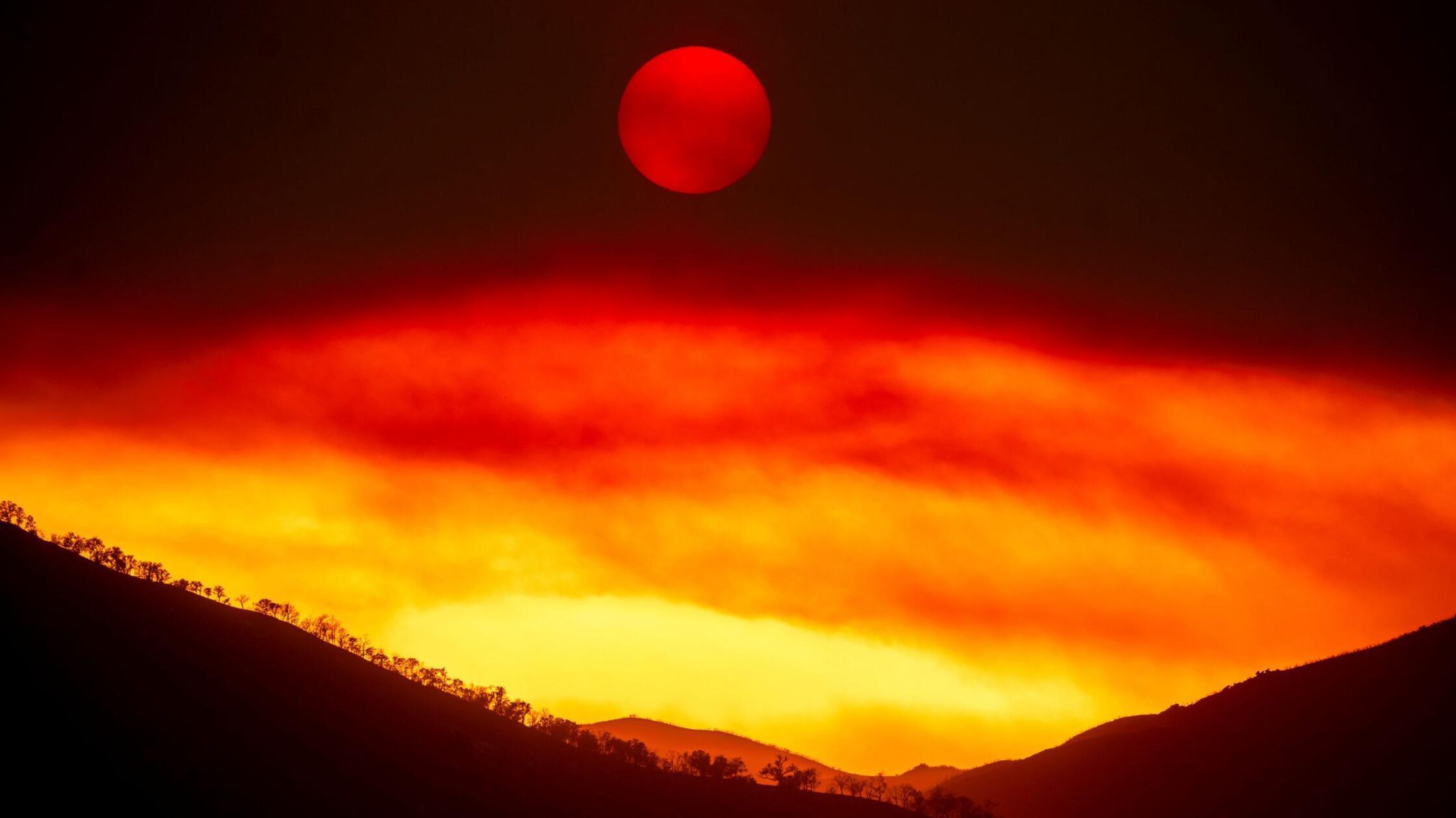 Hunderte fliehen vor Waldbrand in Kalifornien
