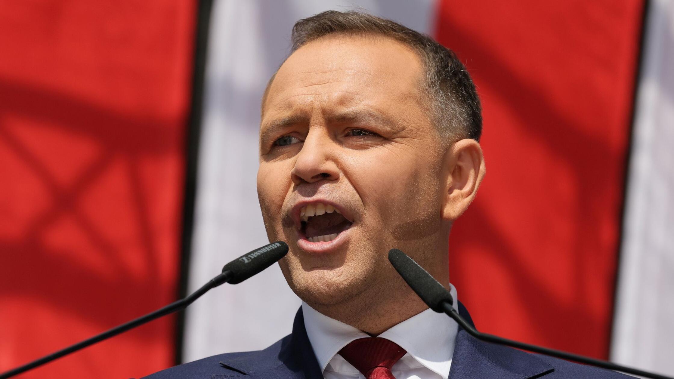 Polens neuer Präsident Karol Nawrocki legt Amtseid ab