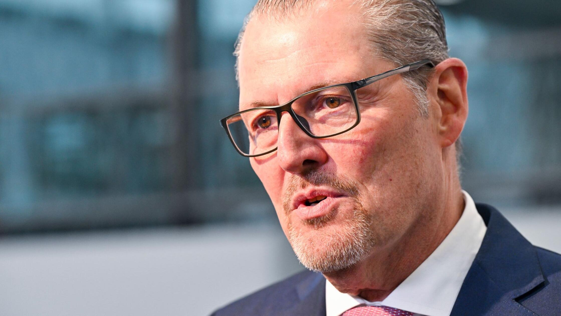 Arbeitgeber kritisieren Pläne der Regierung zur Tariftreue