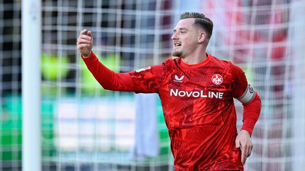 Auch ein weiterer Spieler, der in der Kommentarsektion unserer Kanäle häufiger gewünscht wurde, spielte vergangene Saison für den 1. FC Kaiserslautern – und tut das immer noch: Marlon Ritter führt die Roten Teufel als Kapitän aufs Feld. Der 30-Jährige ist bekannt für sein feines Füßchen und punktgenaue Standards, aber auch für sein Temperament. Als Zehner könnte er mit Julian Justvan konkurrieren, wenn er denn zum Club käme – ein durchaus unrealistisches Szenario.