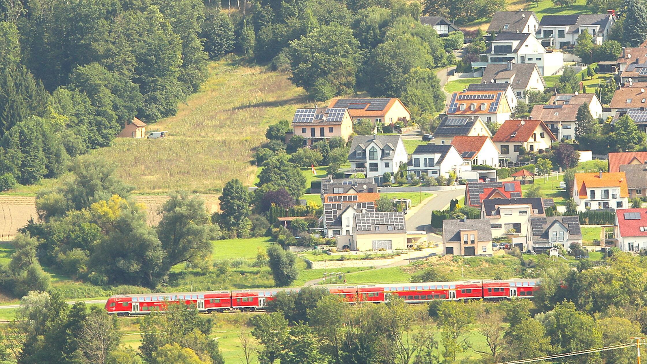 Auf dem schmalen Längsstreifen westlich der Hohens