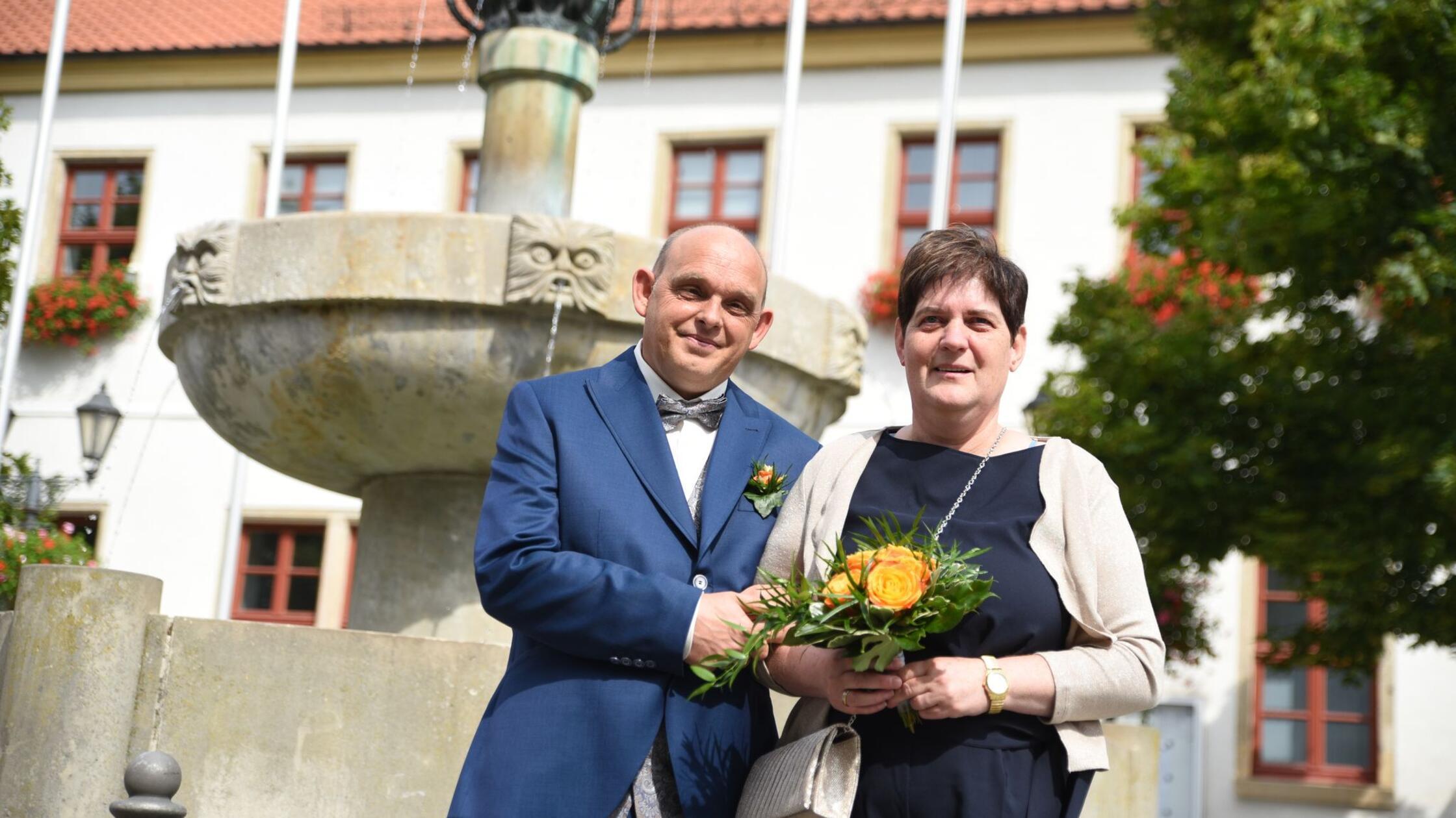 Hochzeit mit Behinderungen: 885 Tage Warten auf das Jawort
