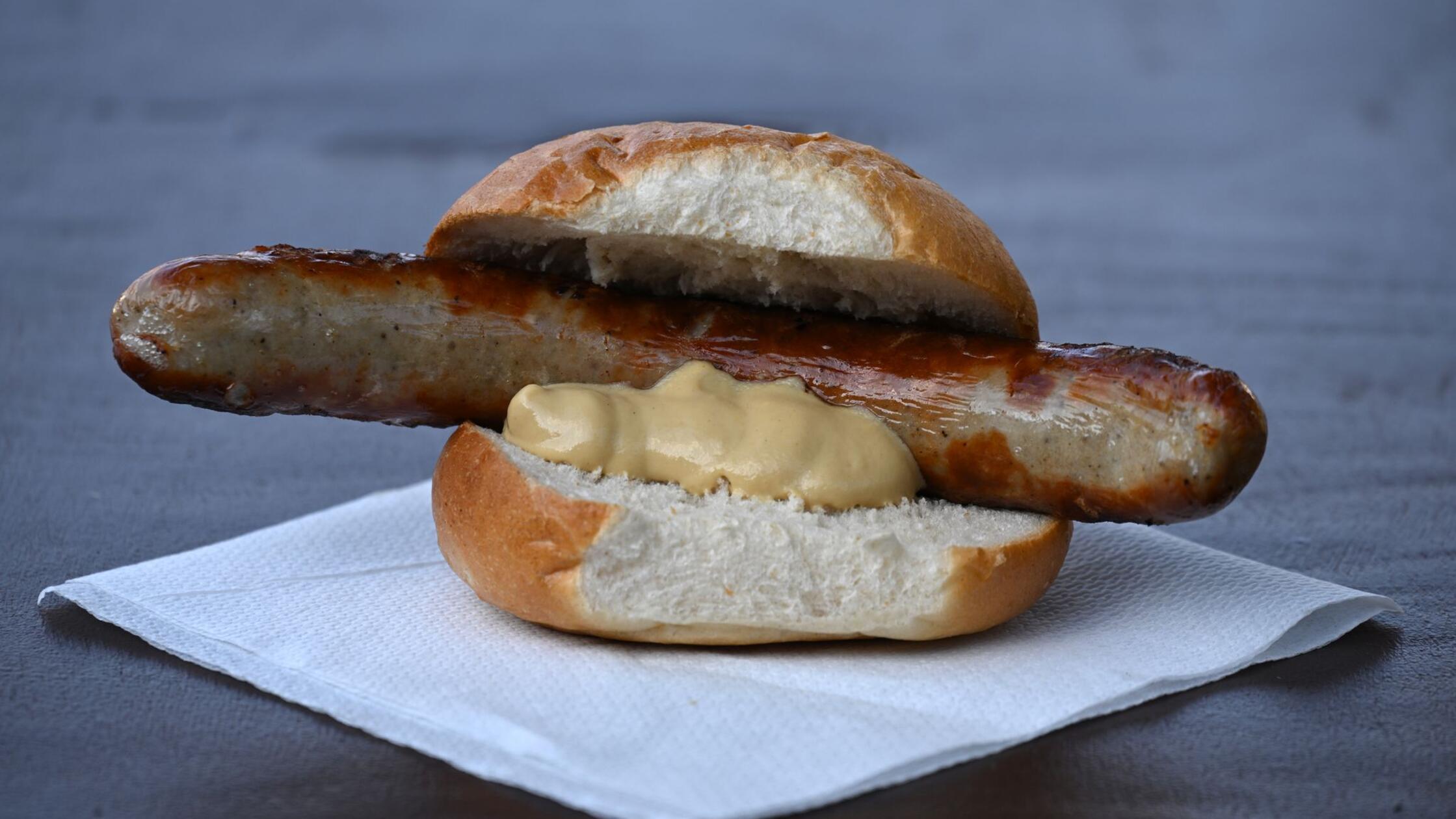 Kampf um die Bratwurst geht in neue Runde: Forscher finden uralte Urkunde