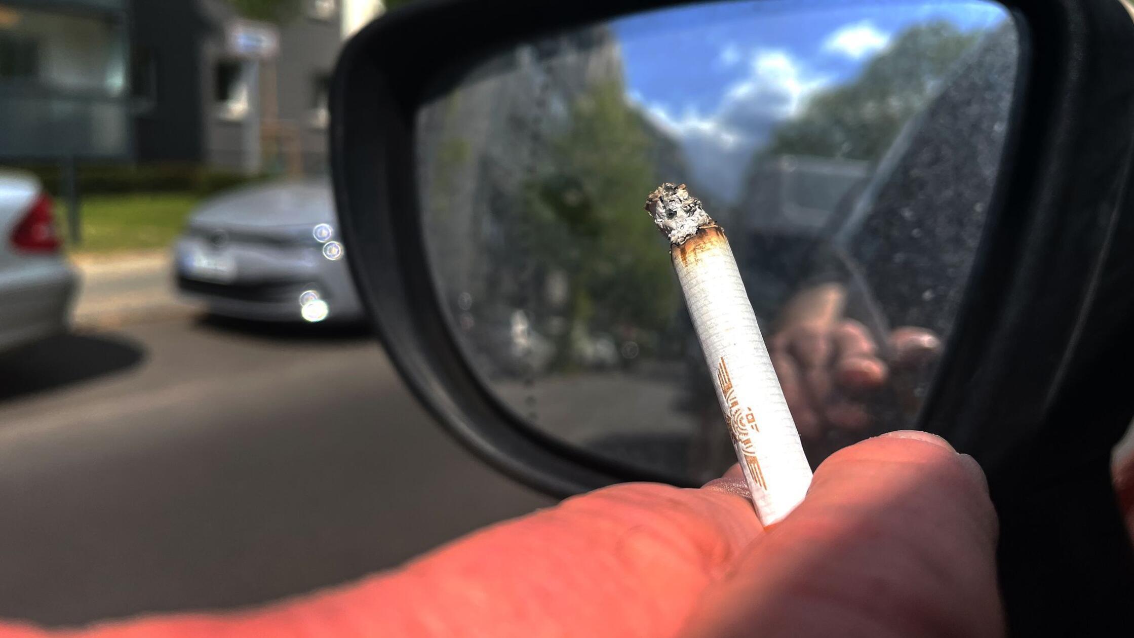 Italien droht mit drastischen Strafen für Müll aus dem Auto