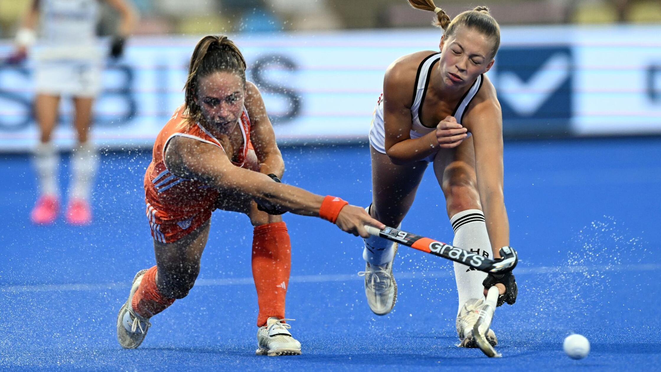 Deutsche Hockey-Spielerinnen unterliegen Niederlande klar