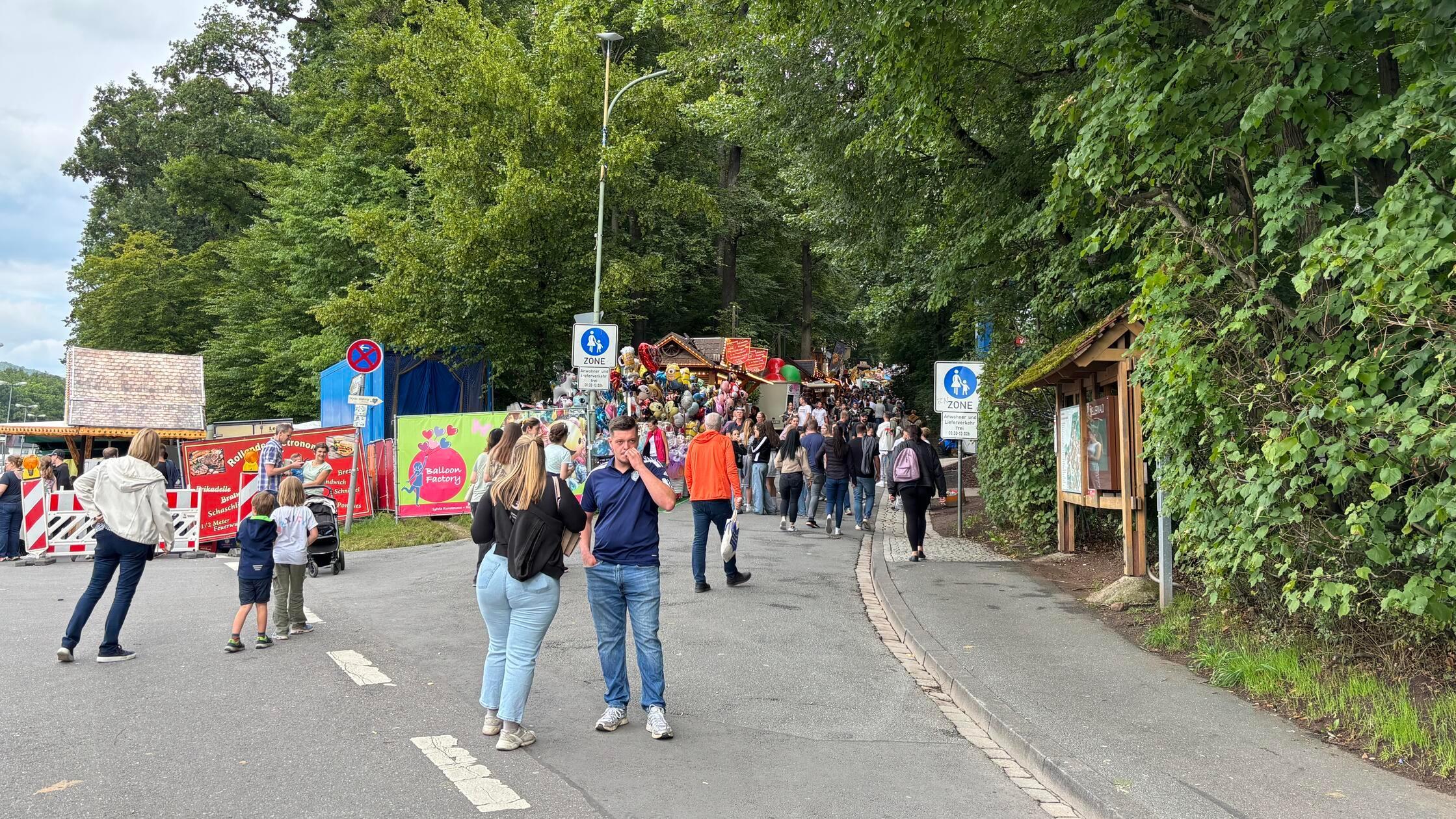 Während des Annafestes: Die Massen gehen nauf die Keller, wie der gemeine Forchheimer sagt.