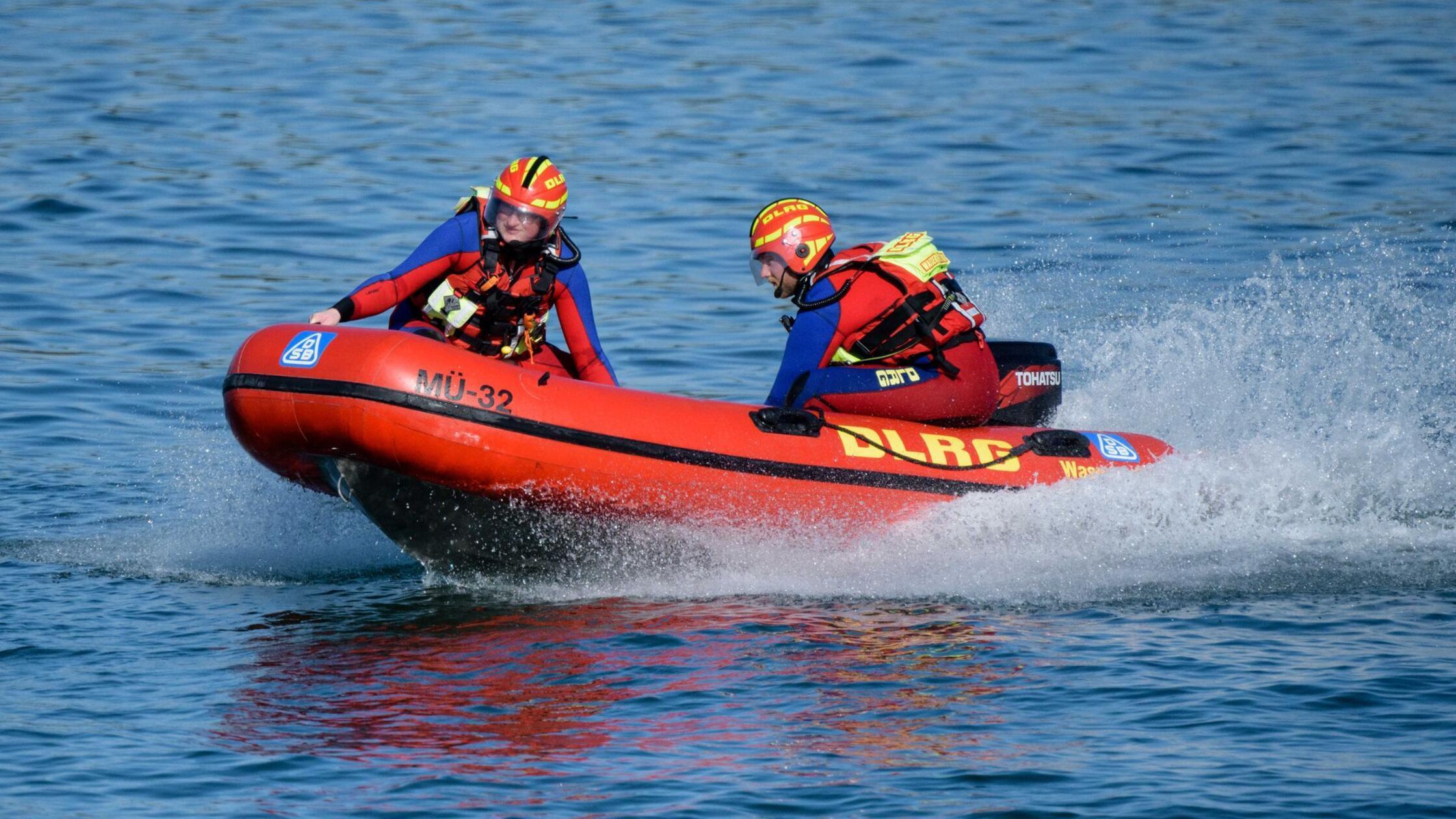 Vermisstensuche nach Fund von herrenlosem Boot auf Chiemsee