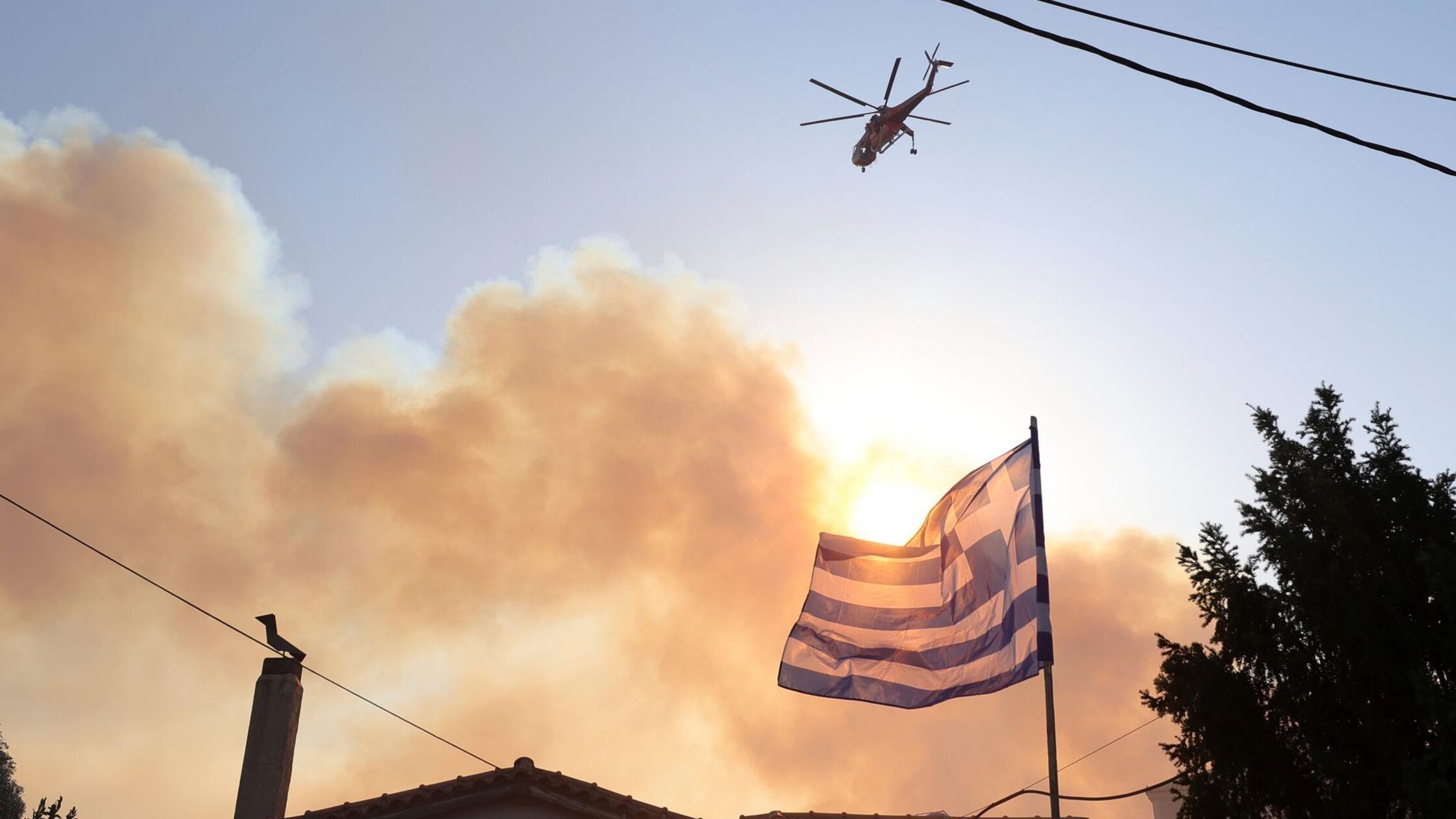 Grčijo ponovno prizadeli veliki požari, oblasti opozarjajo na visoko nevarnost