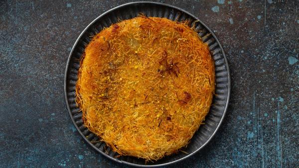 Künefe (knafeh) - traditional Turkish dessert past