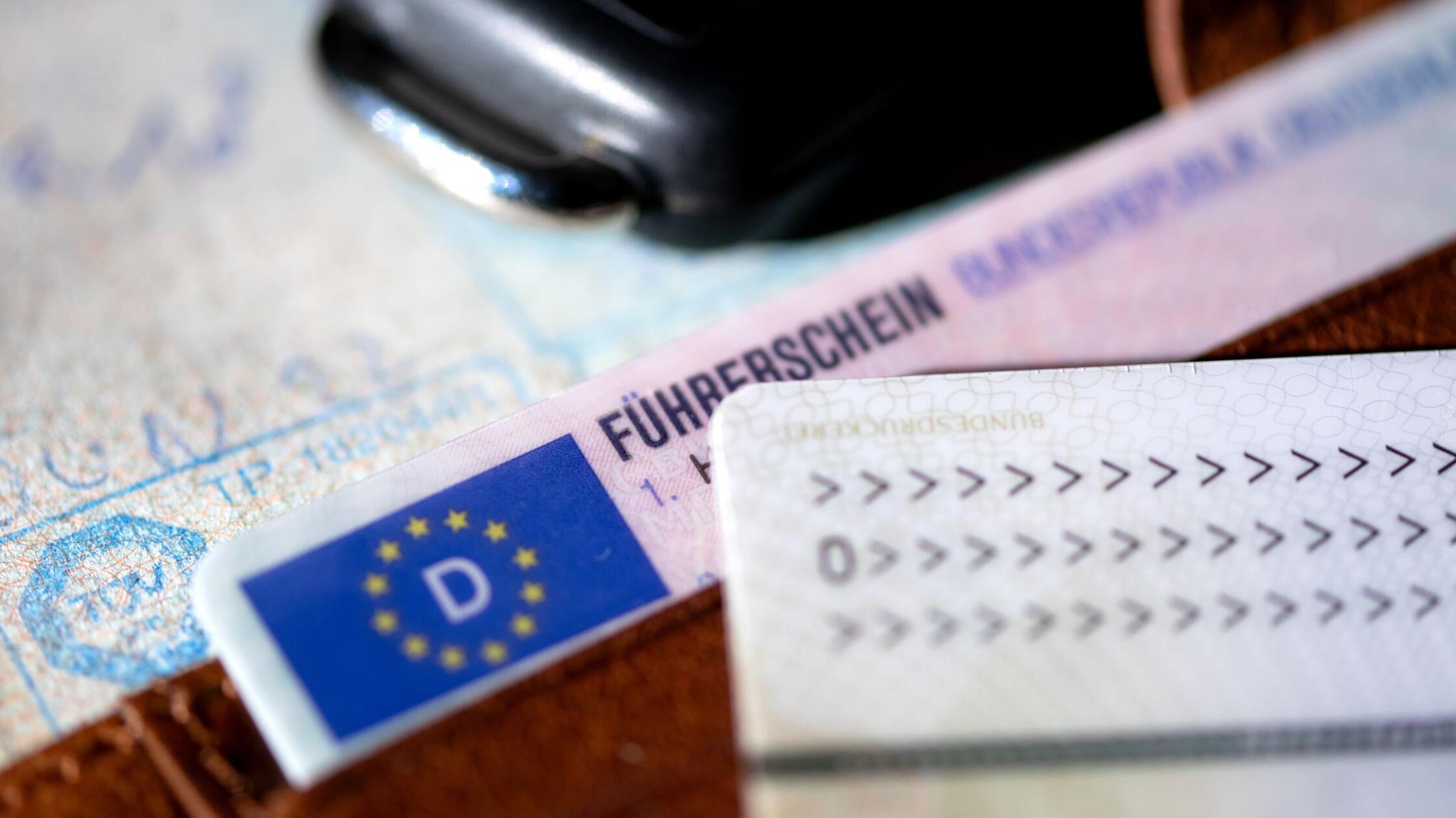 Kokain auf Personalausweis: Autofahrer in Erklärungsnöten