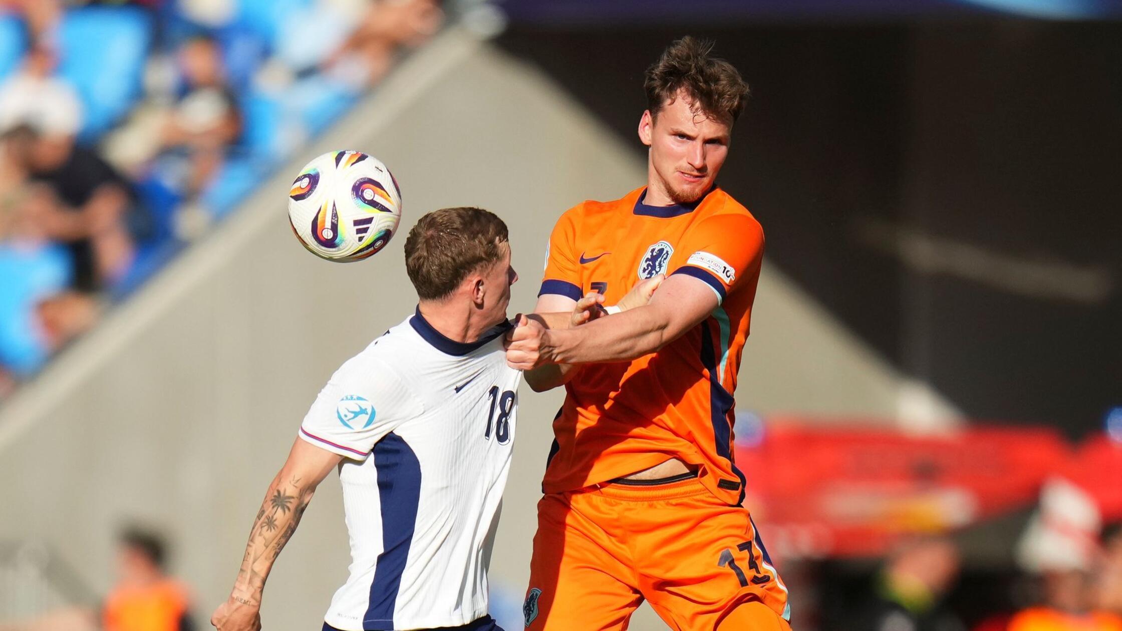 Köln holt Abwehrspieler van den Berg