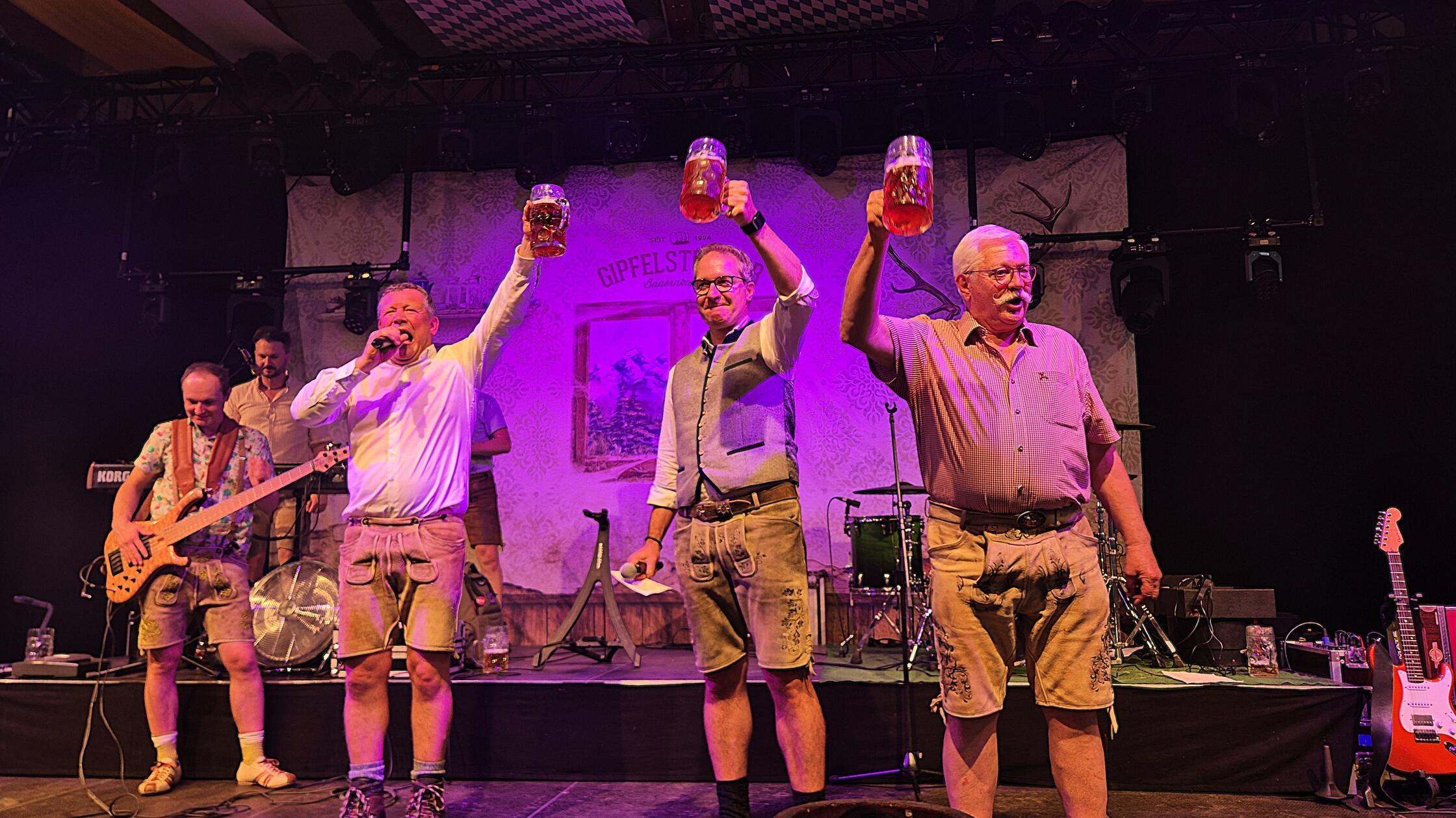 Der Gruß ans Publikum mit den Gipfelstürmern, mit 