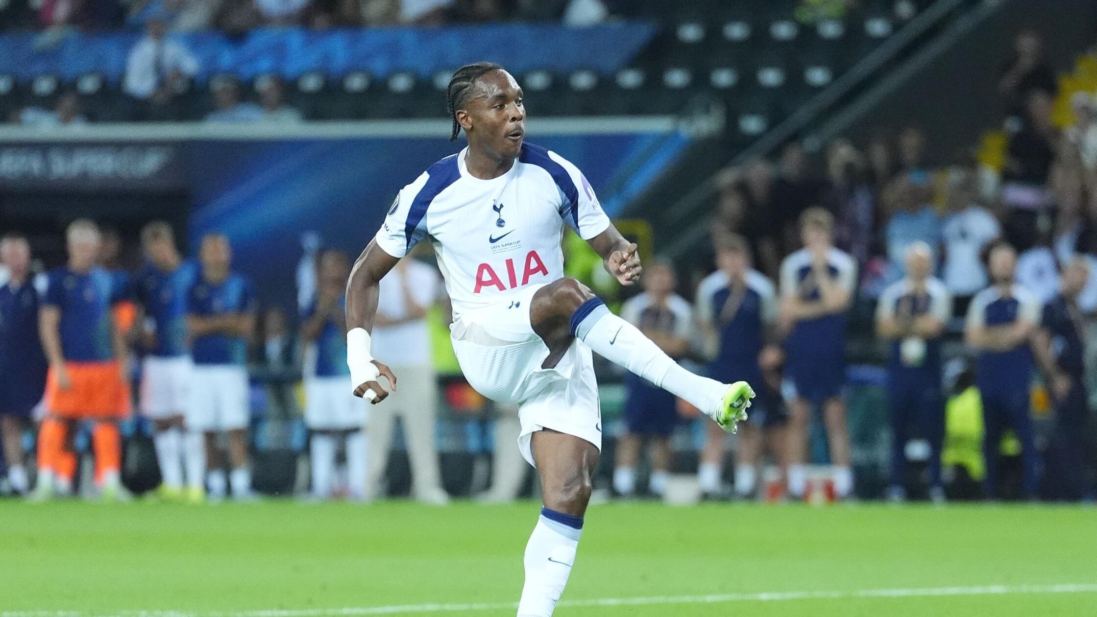 Rassistische Beleidigungen gegen Tel: Tottenham „entsetzt“