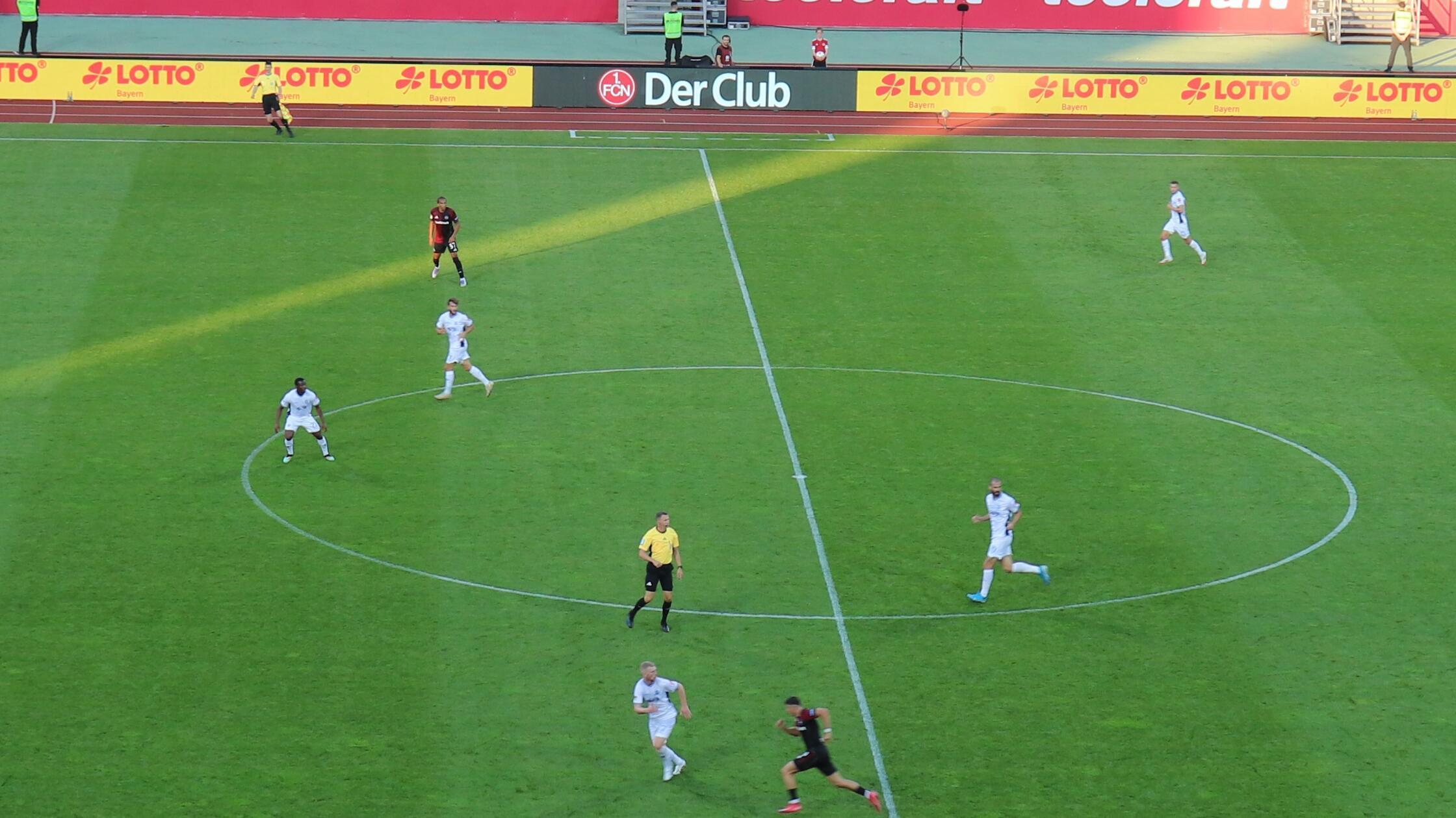 Werbekooperation SLSV_1 FCN close  (c) FCN_1 FC Nü