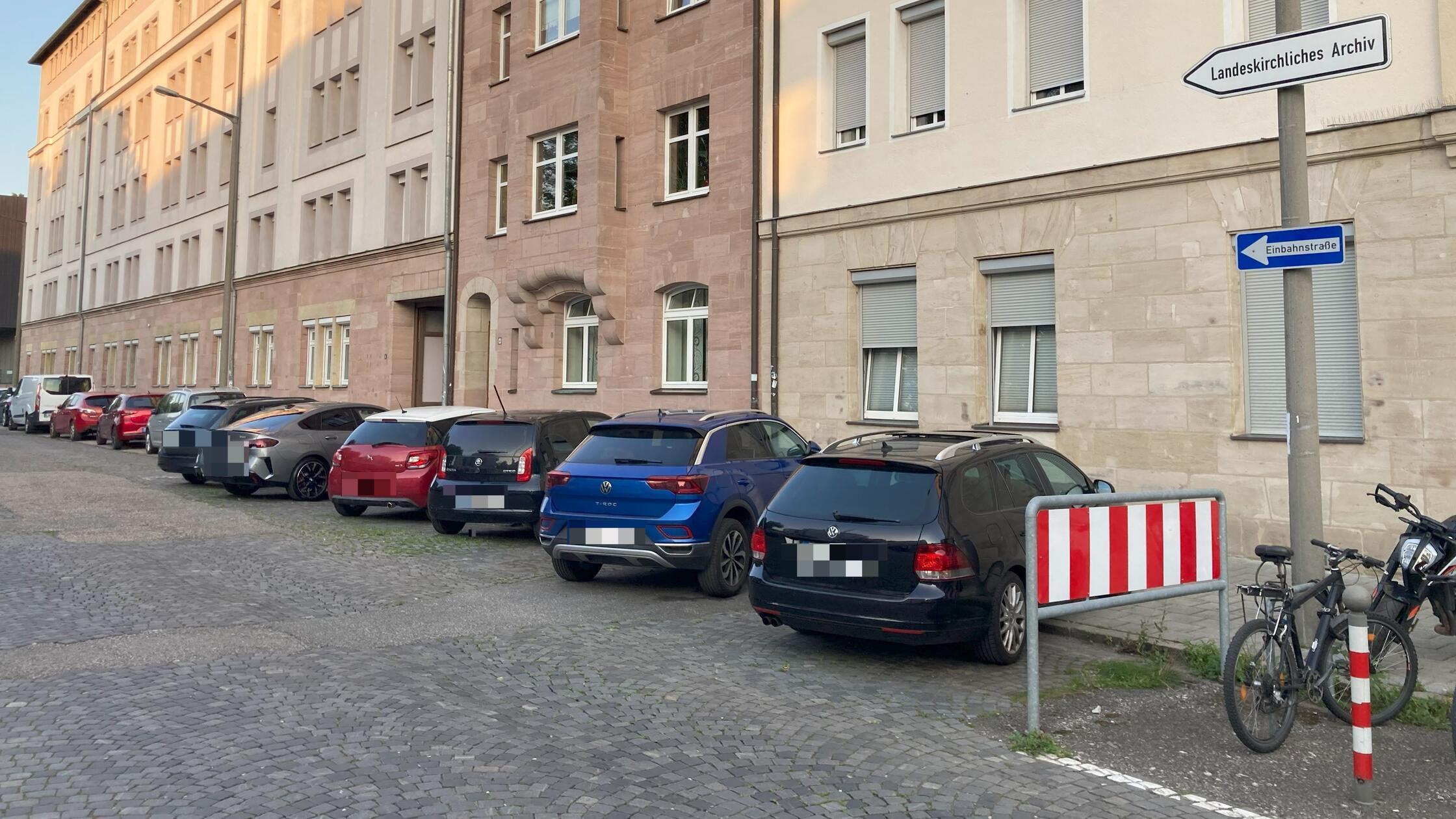 Long tolerated, now a flood of tickets: In Nuremberg, sidewalk parkers are ...