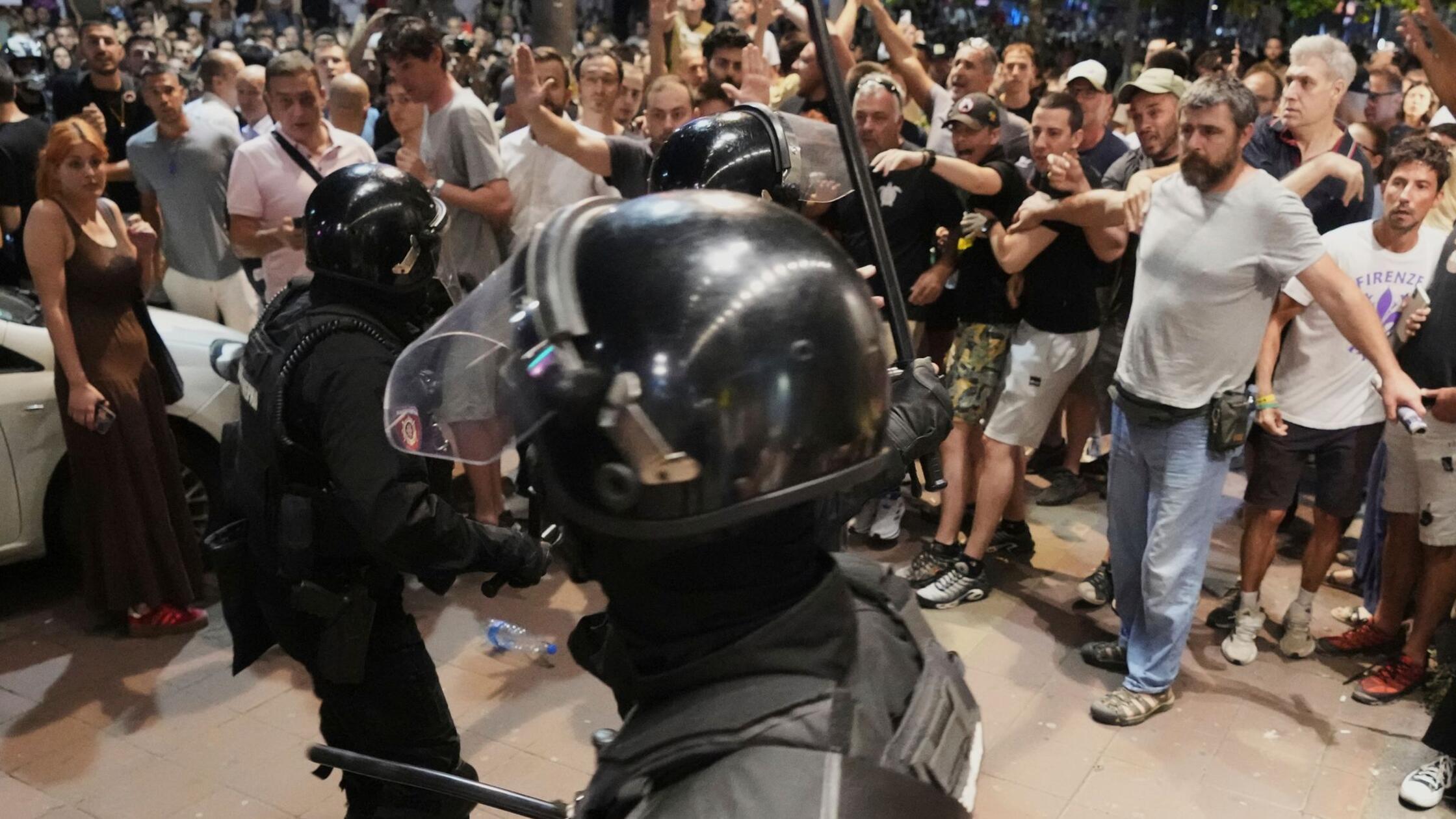 Proteste gegen Regierung in Serbien eskalieren erneut