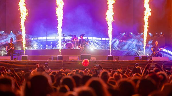 Nach Jahren des Wartens durfte sich Dinkelsbühl wieder auf die Band Gojira freuen.
