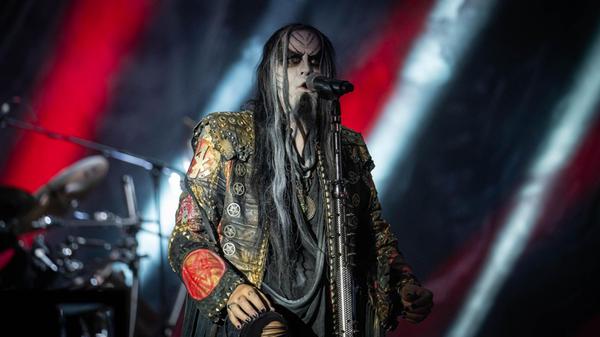 Mit brachialem Symphonic Metal ließ die aus Norwegen angereiste Band Dimmu Borgir die Main Stage beben.