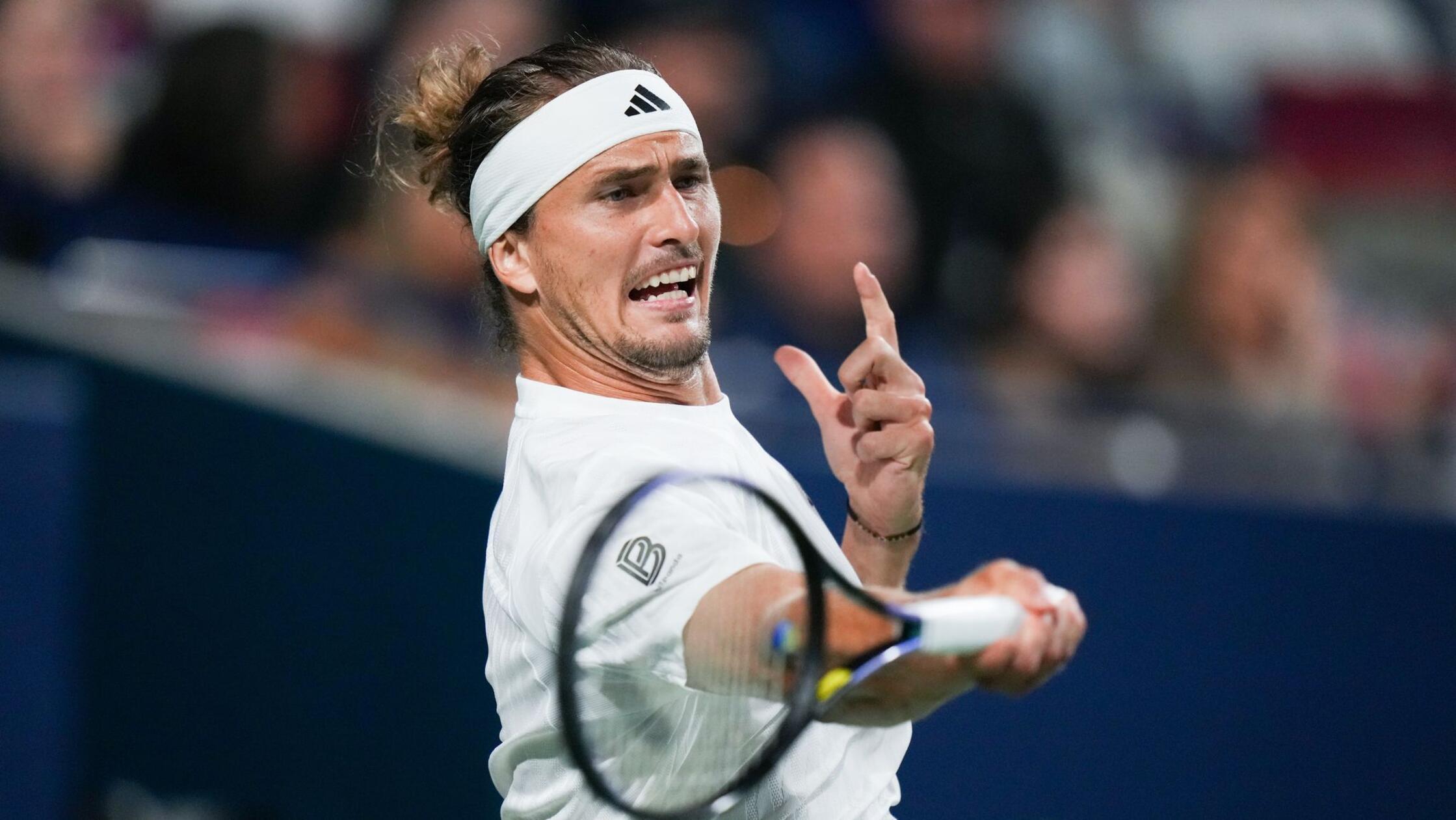 Trotz Atemprobleme: Zverev erreicht Halbfinale in Cincinnati