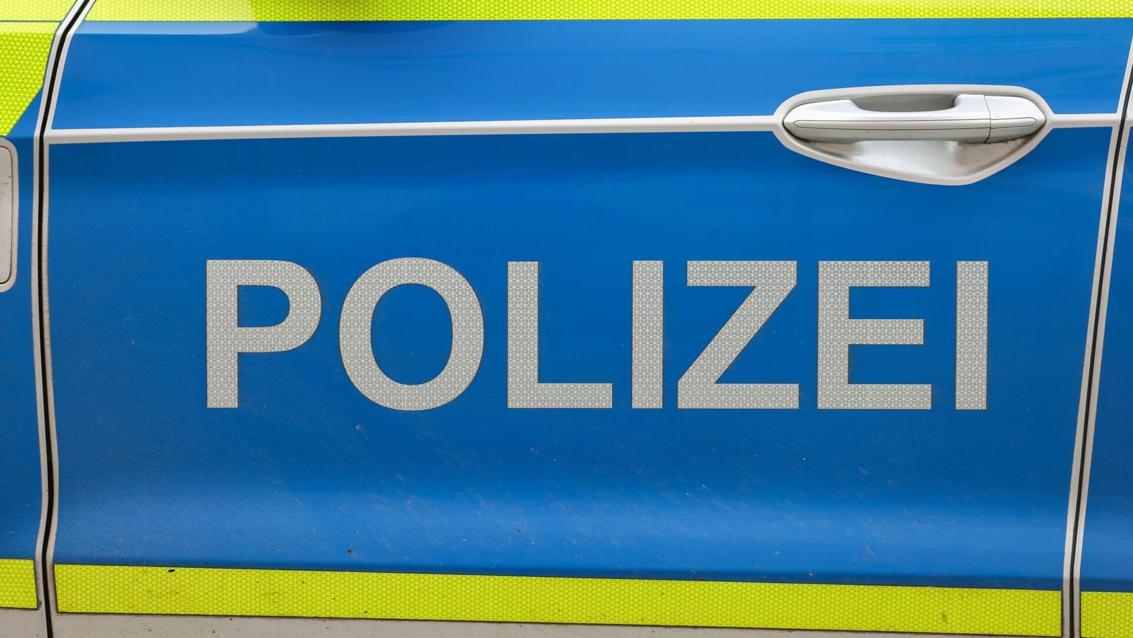 Mehrere Brüche im Gesicht: Ehemann aus Franken rastet nach Streit zwischen zwei Frauen aus