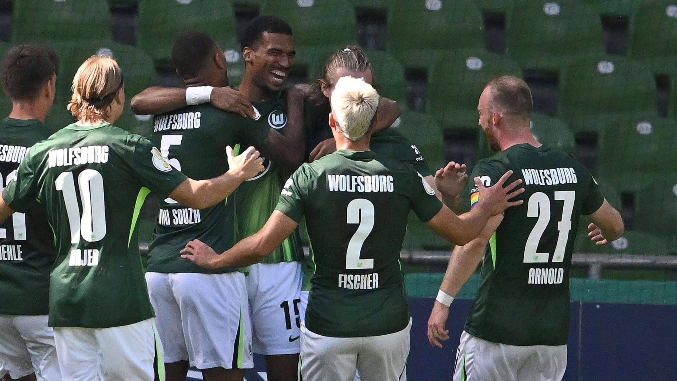 Rekordsieg für Wolfsburg bei Pflichtspiel-Debüt von Simonis