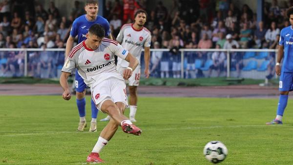 In der Schlussphase foulte Glessing Jander im Strafraum. Den Elfmeter verwandelte Telalović in der 87. Minute souverän zum 3:2.