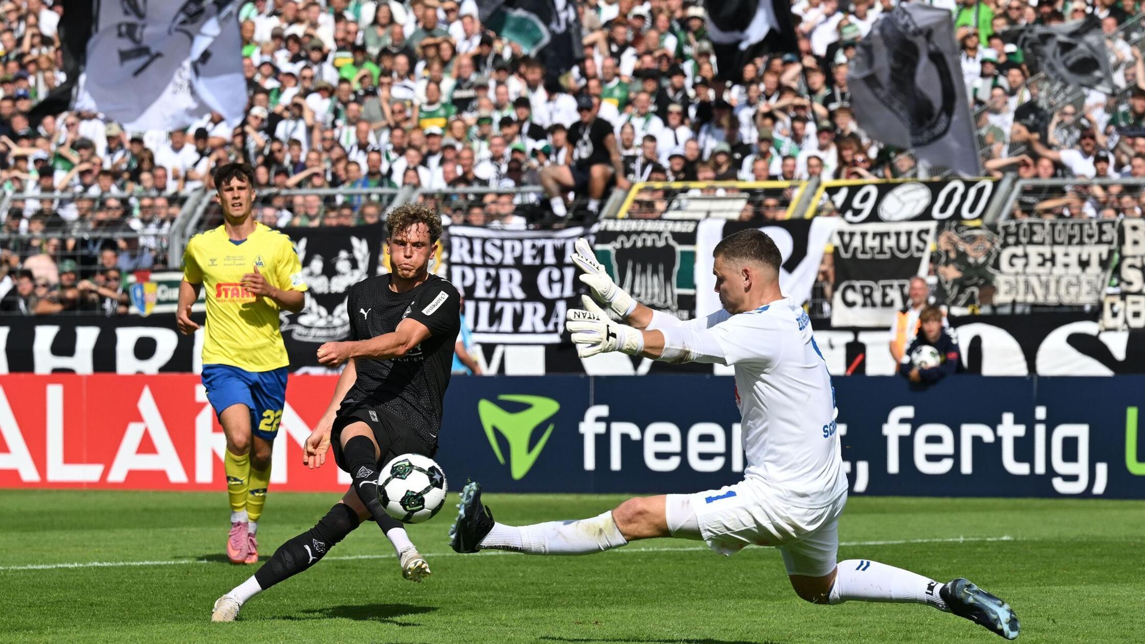 Gladbach dank Hack im Pokal weiter