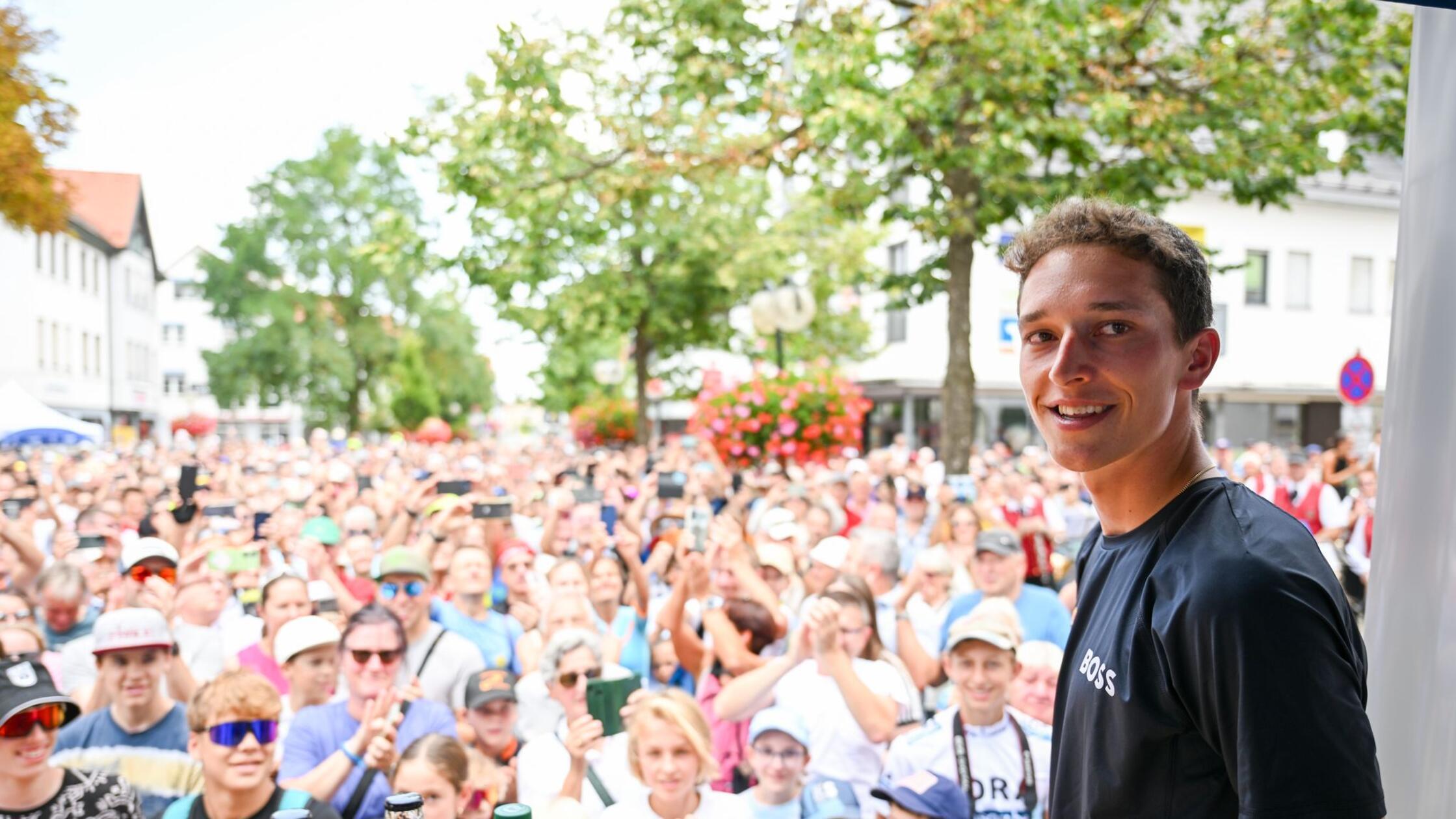 Lipowitz vor Tour d’Honneur - „Fans etwas zurückgeben“