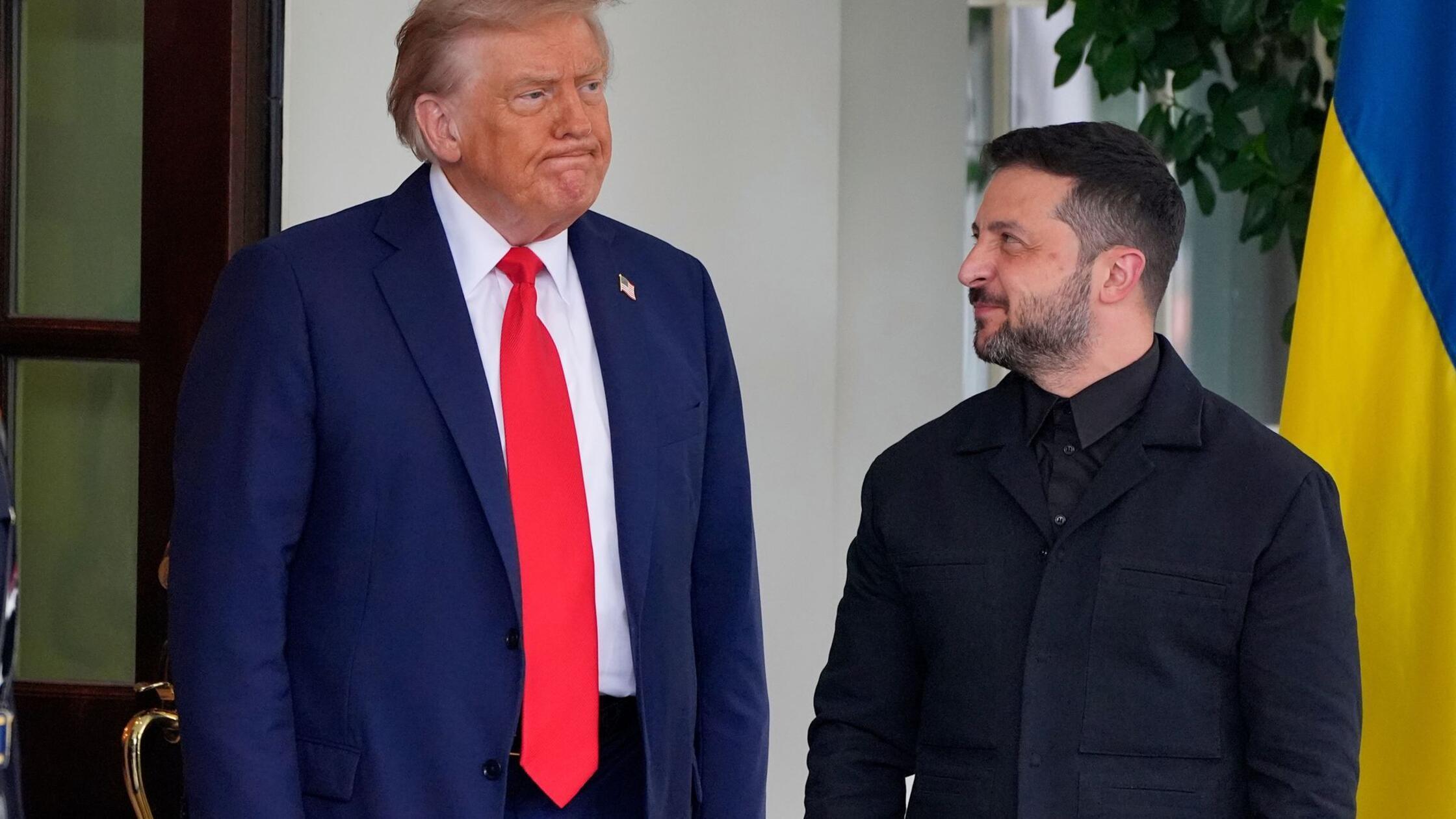 Selenskyj im Weißen Haus: Schwarze Anzugjacke statt Pulli