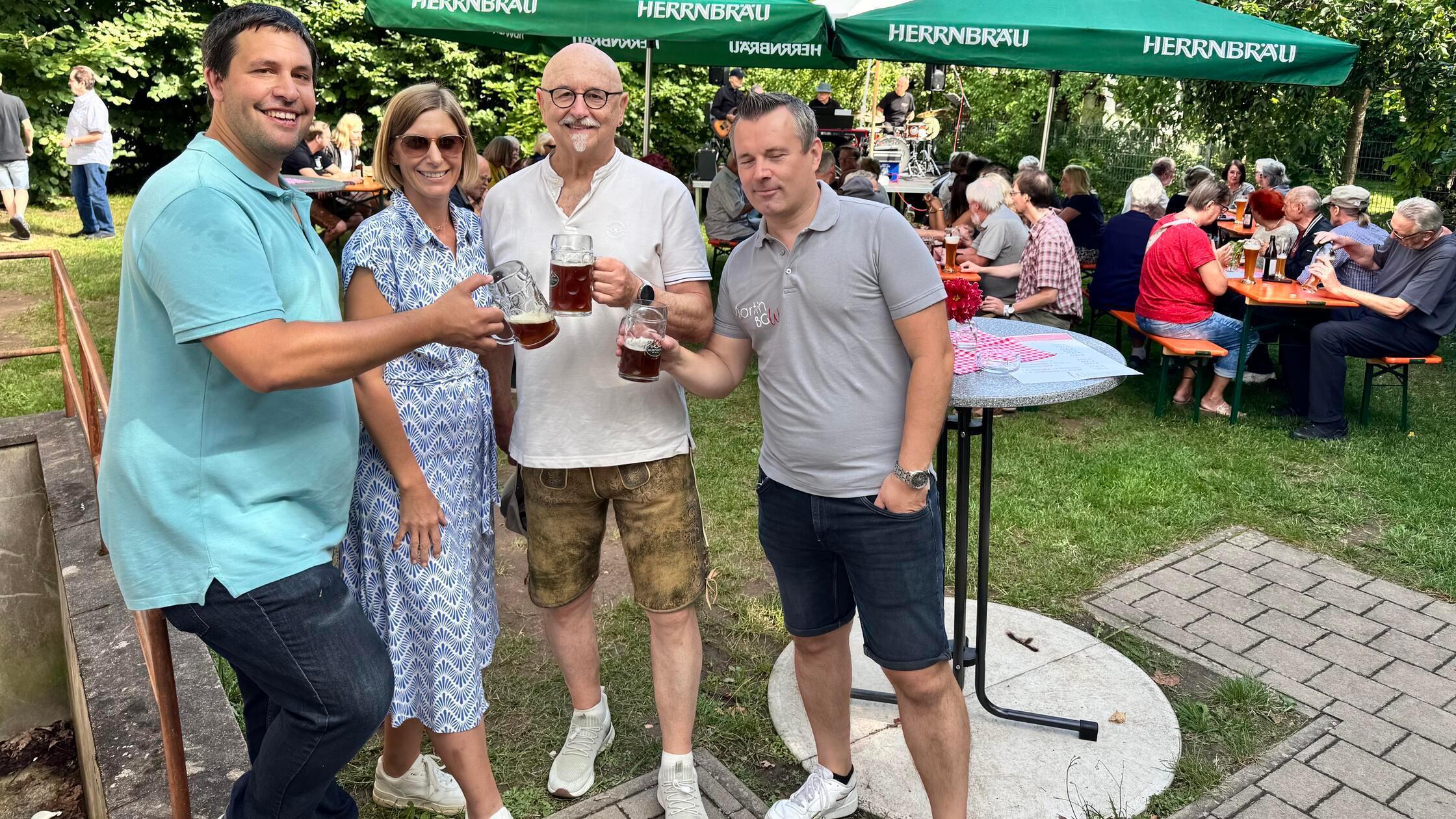 „Zweiter von rechts: Willy Büttl (Ex-‚Schnitzerneg