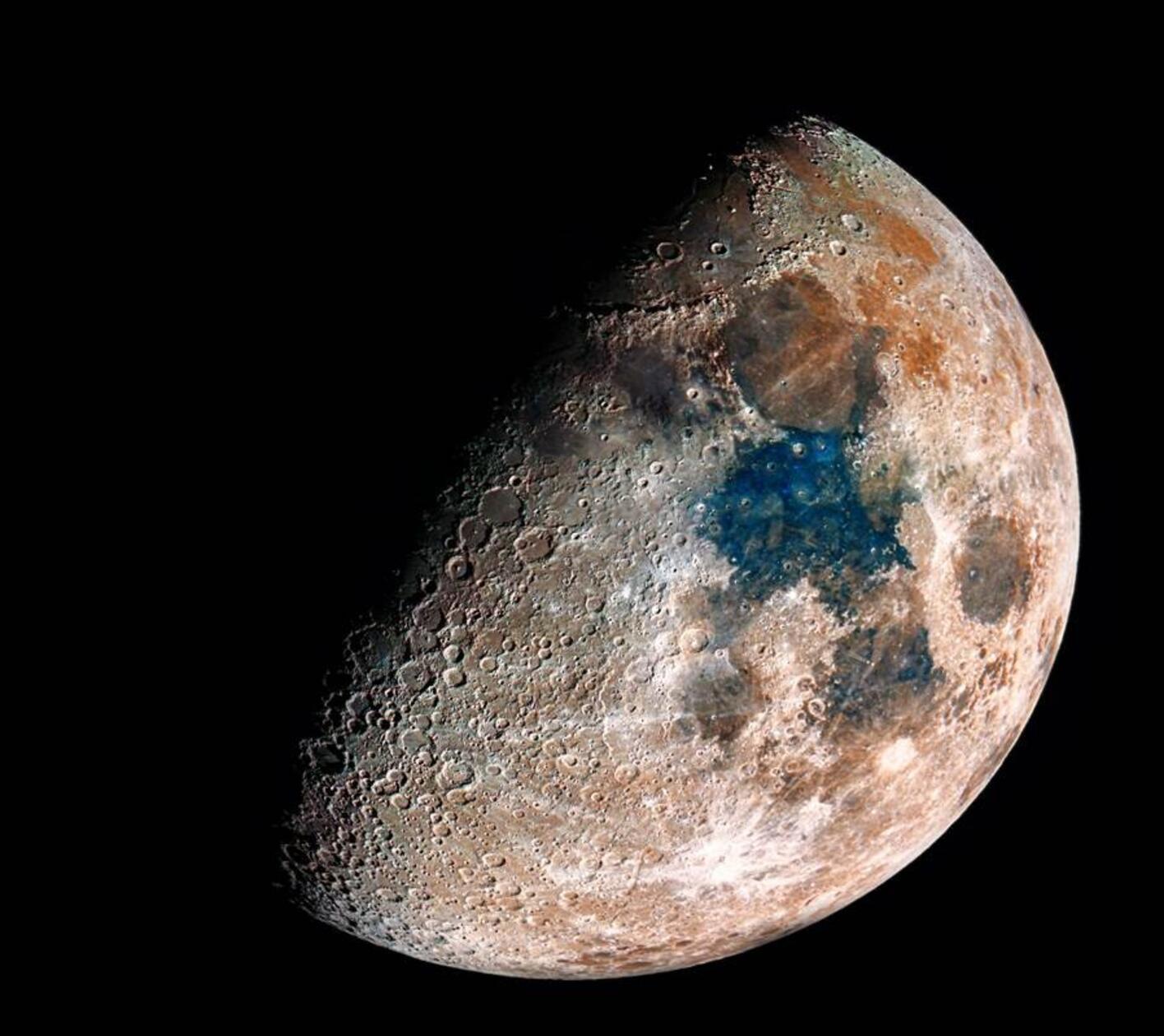 Der Halbmond in seinen natürlichen Farben, fotogra