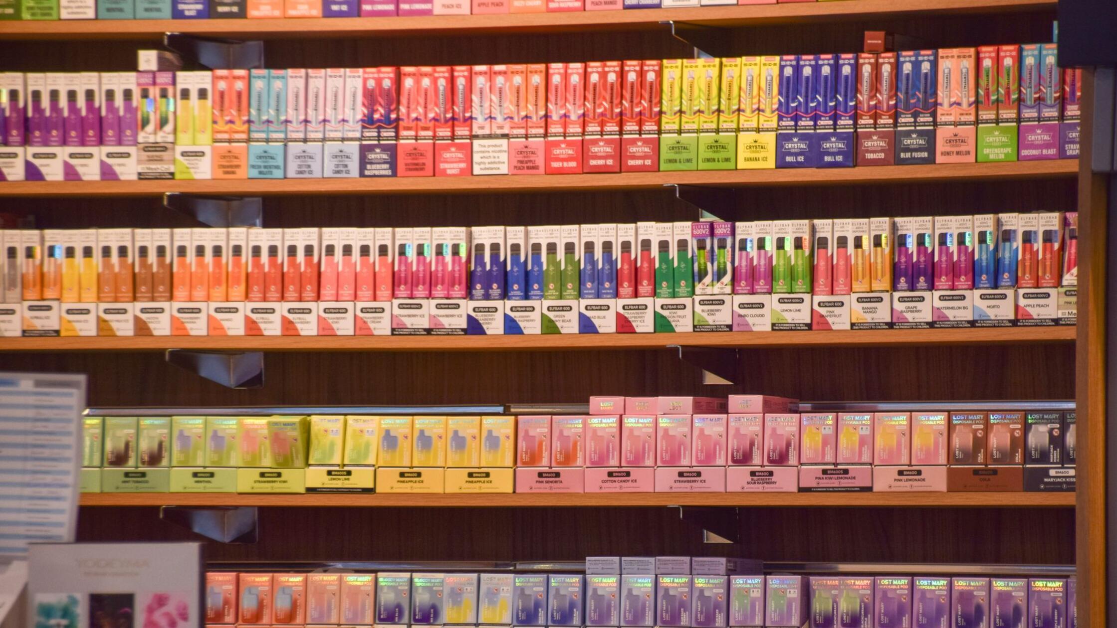 CSU želi izenačiti e-cigarete s tobakom v zakonodaji