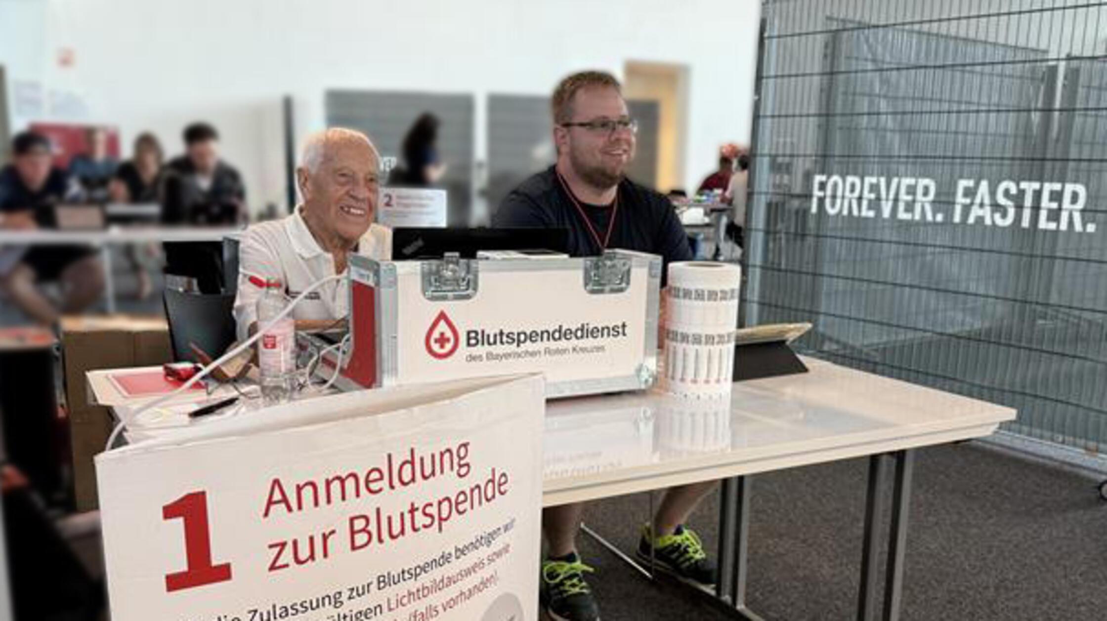 Hermann Anneser und Michael Grimm von der Rot Kreu