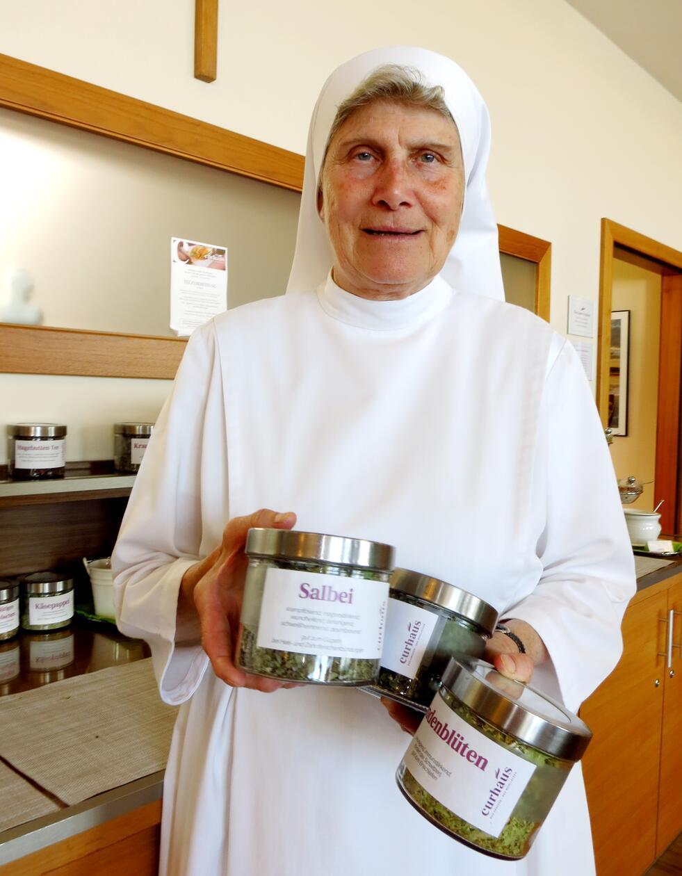 Das Curhaus Bad Kreuzen gehört dem Orden der Marienschwestern von Karmel, der weiblichen Variante des Karmeliterordens.