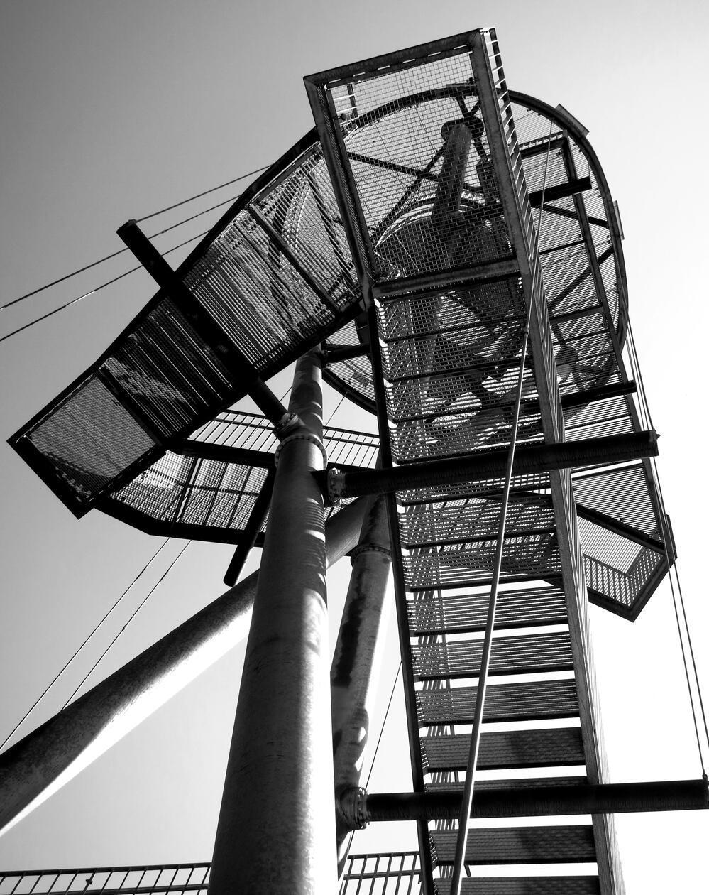 Nahe Grein steht die moderne Gobelwarte.