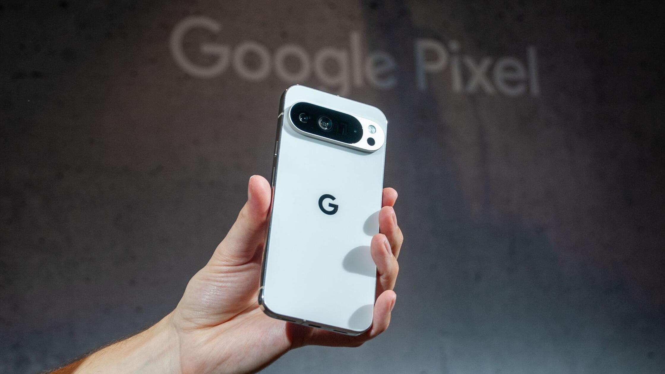 Google greift Apples iPhone mit KI-Smartphones an