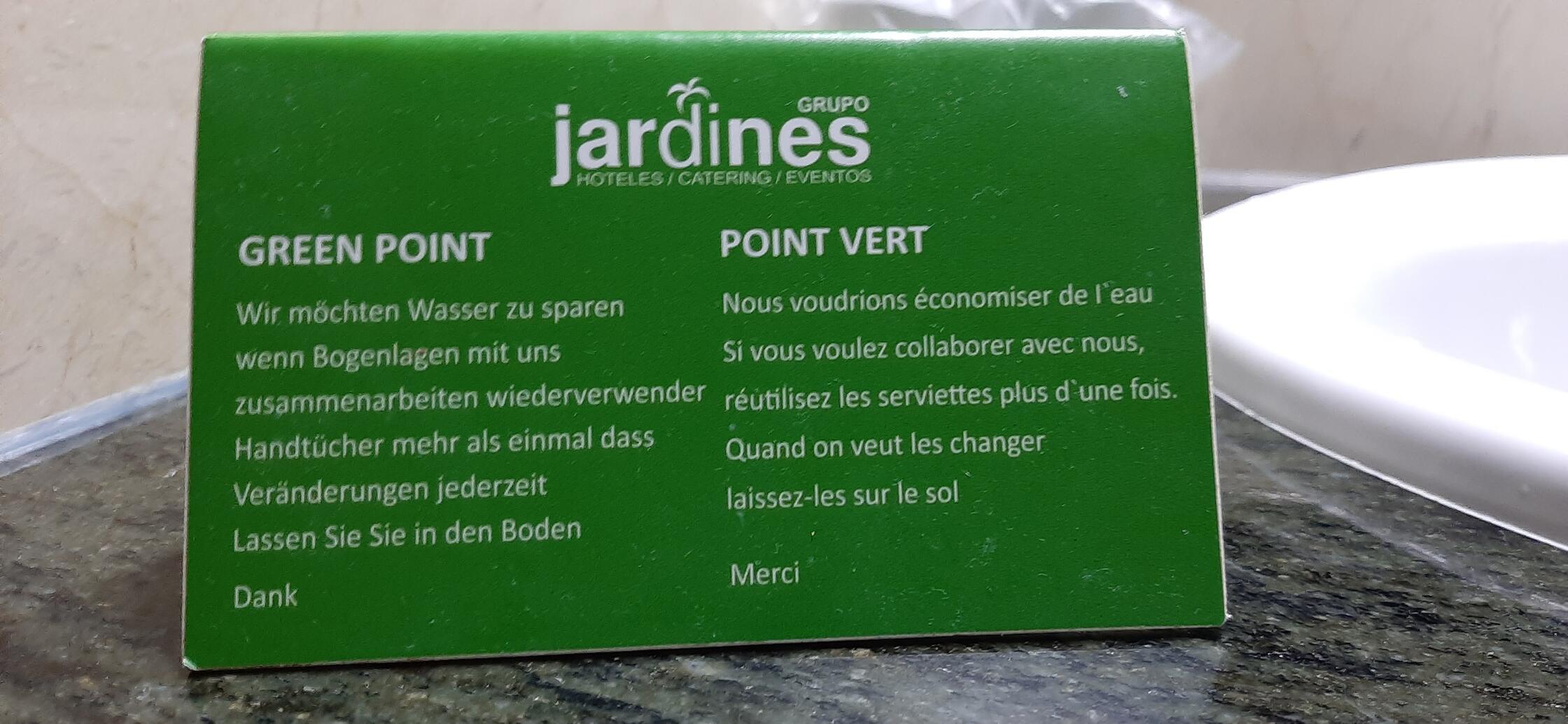 „Anbei ein mehrsprachiger Aufsteller im Bad unseres Hotels Südspanien“, schreibt Erika Herzog aus Betzenstein zu diesem Foto.
