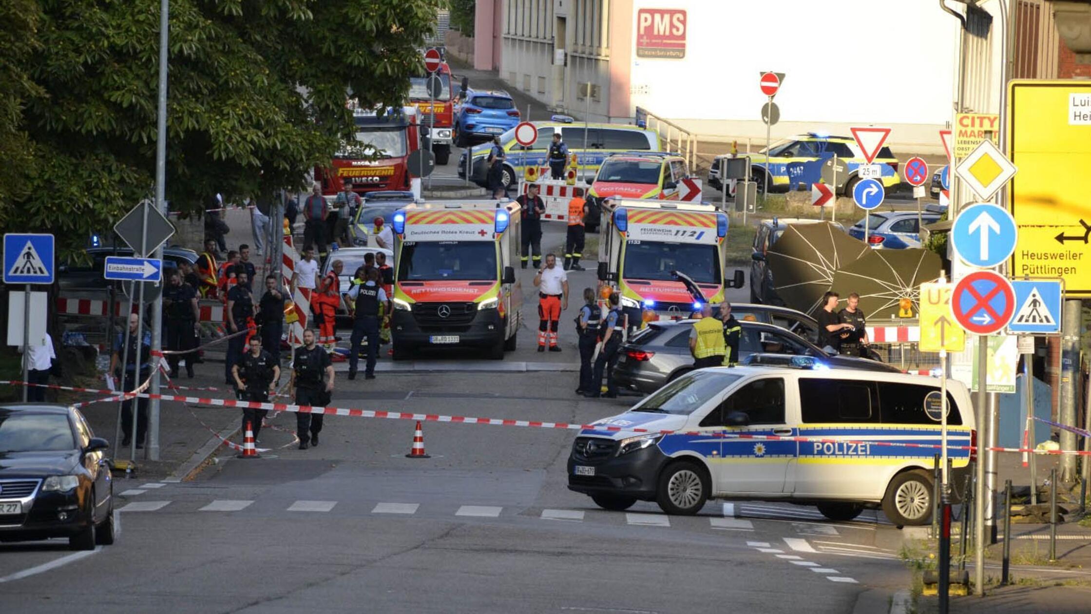 Nach Raubüberfall fallen Schüsse: Polizist stirbt durch Schüsse aus einer Dienstwaffe