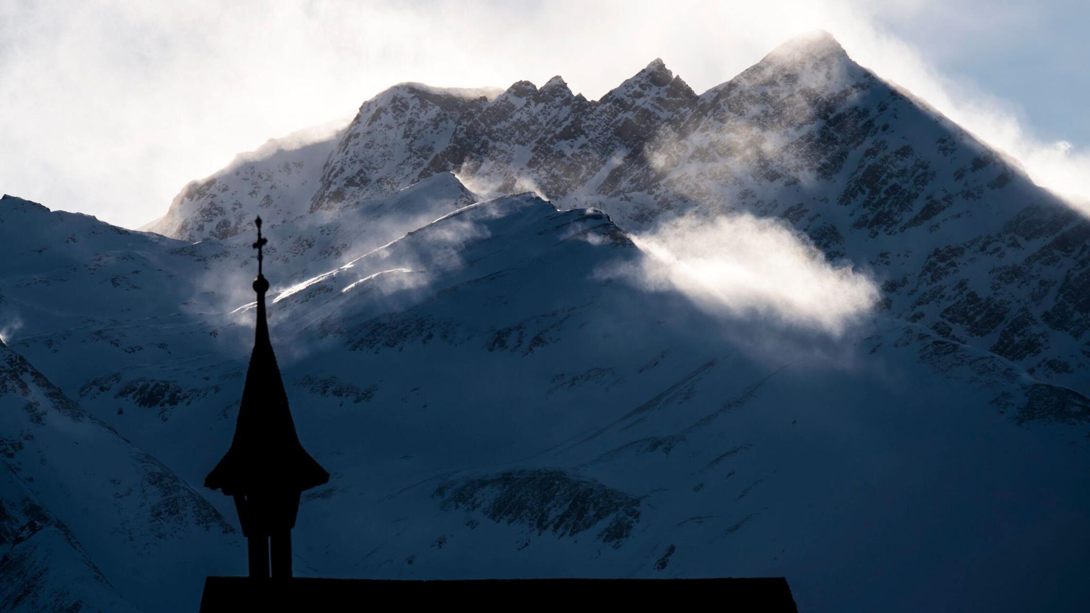 Deutsche Bergsteiger in Schweizer Alpen in großer Not