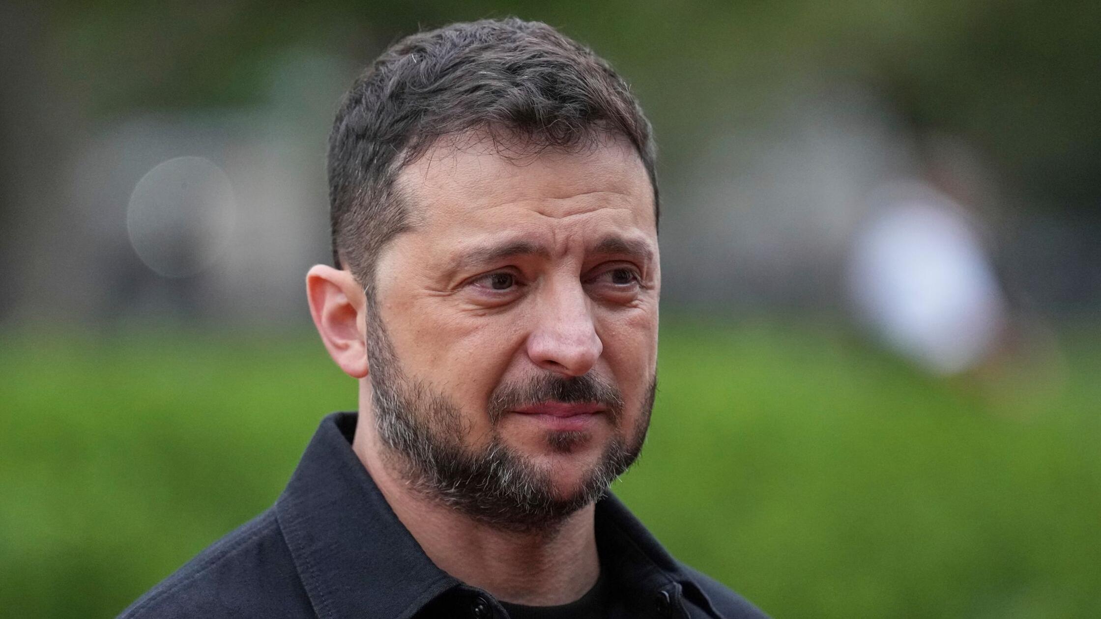 Selenskyj deutet mehr Gegenangriffe an