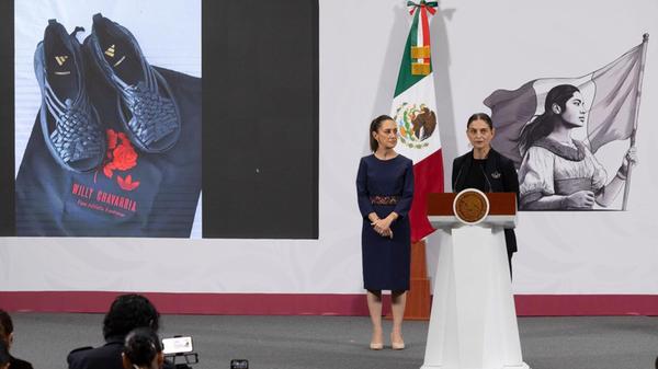 Umstrittene Adidas-Sandale7683.jpg