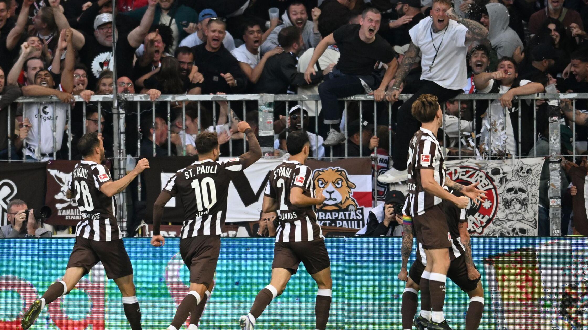 3:3-Spektakel: BVB gibt Sieg bei St. Pauli aus der Hand