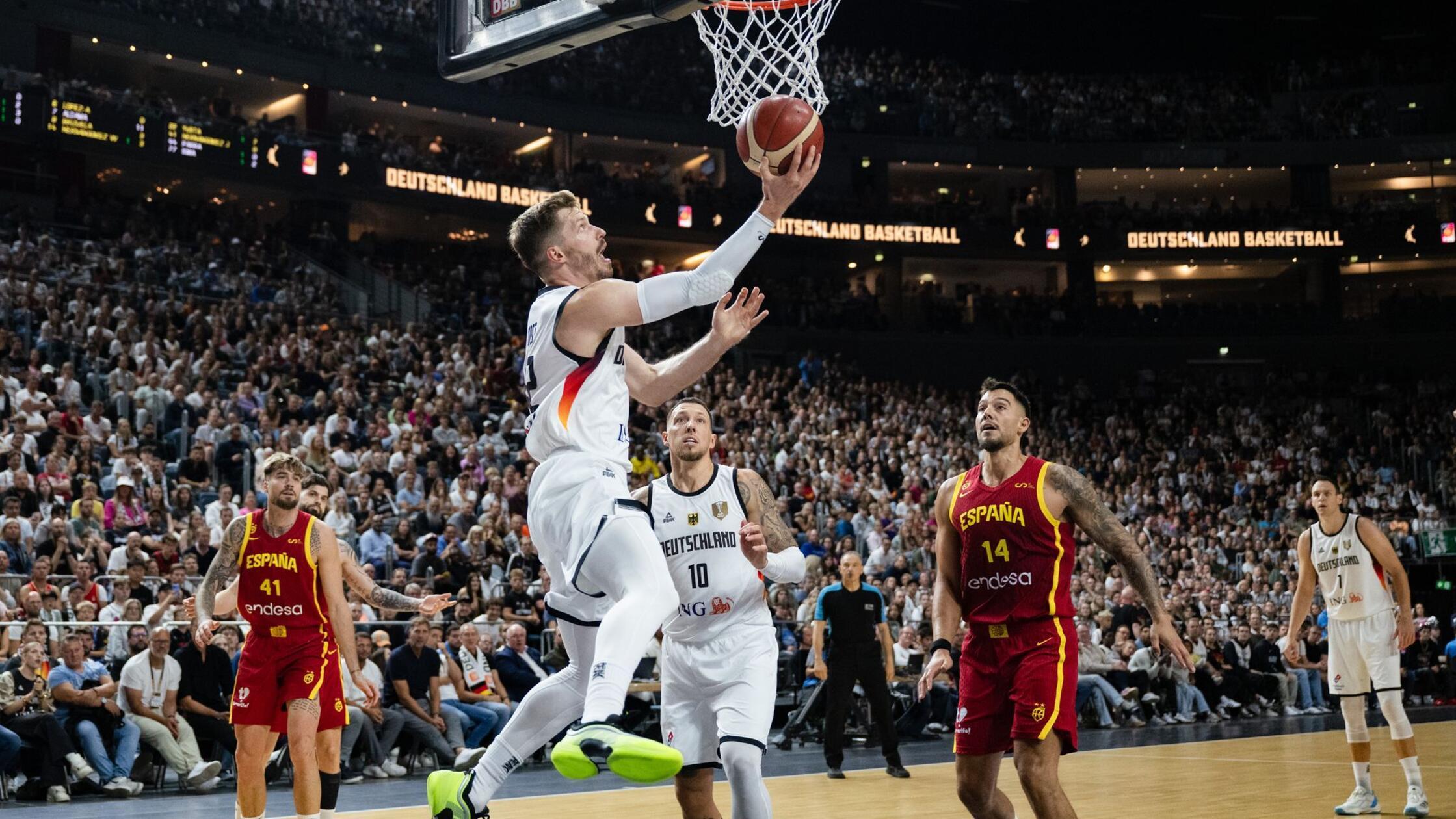 Nowitzki sieht Sieg: Basketballer bezwingen Spanien erneut