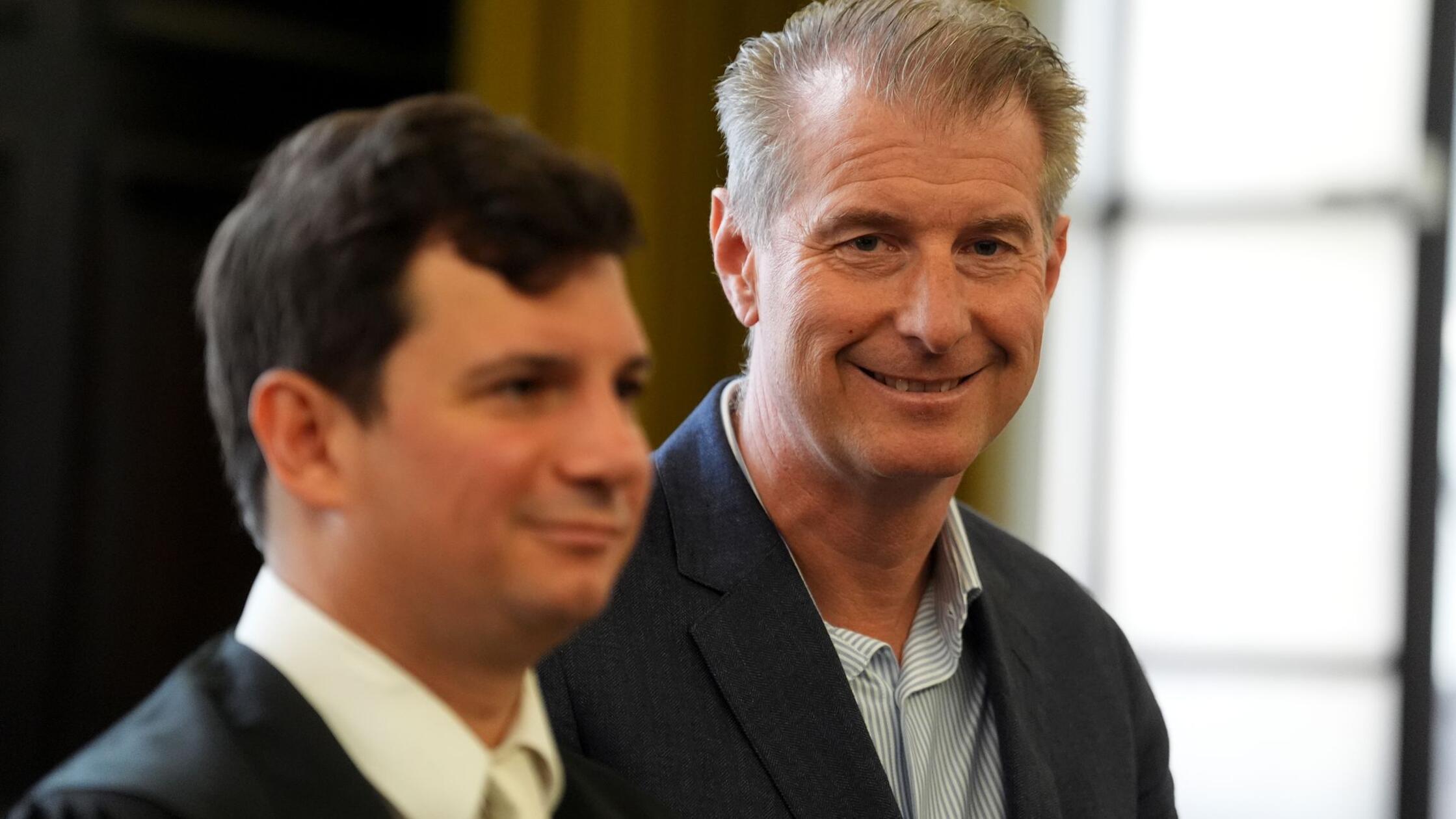 Auf wenige Worte von Christina Block folgen viele Fragen